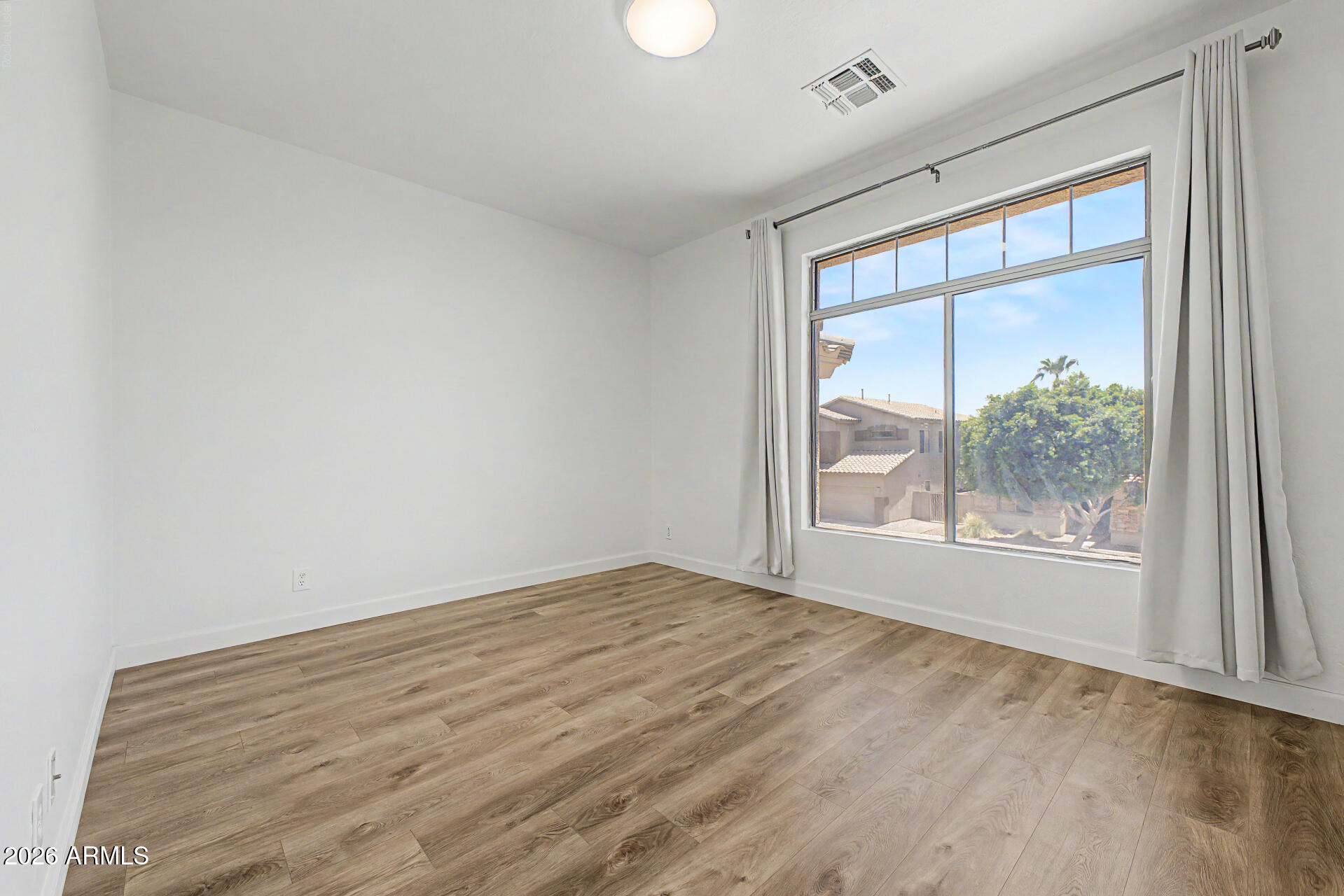 732 W INDIGO Drive
