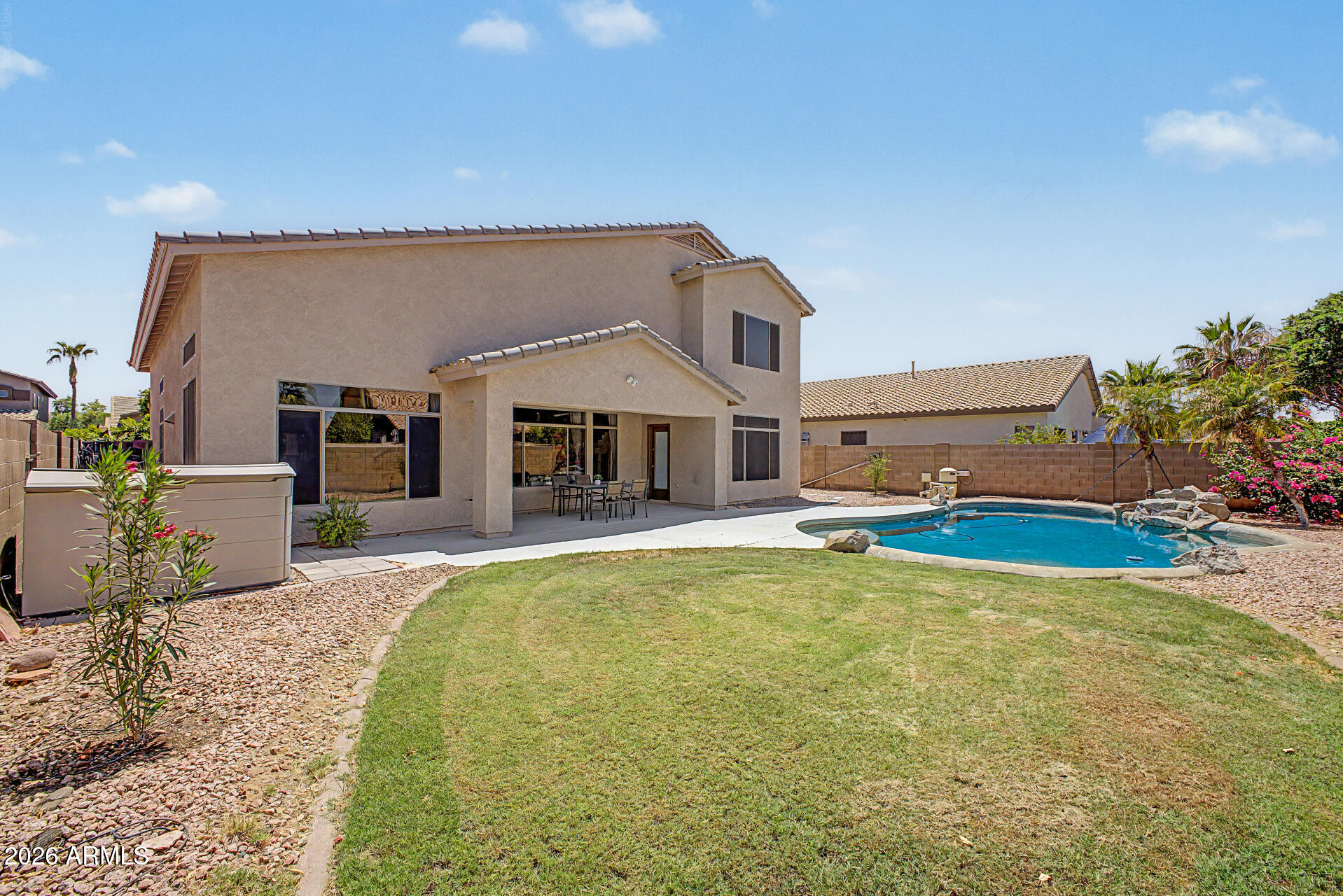 732 W INDIGO Drive
