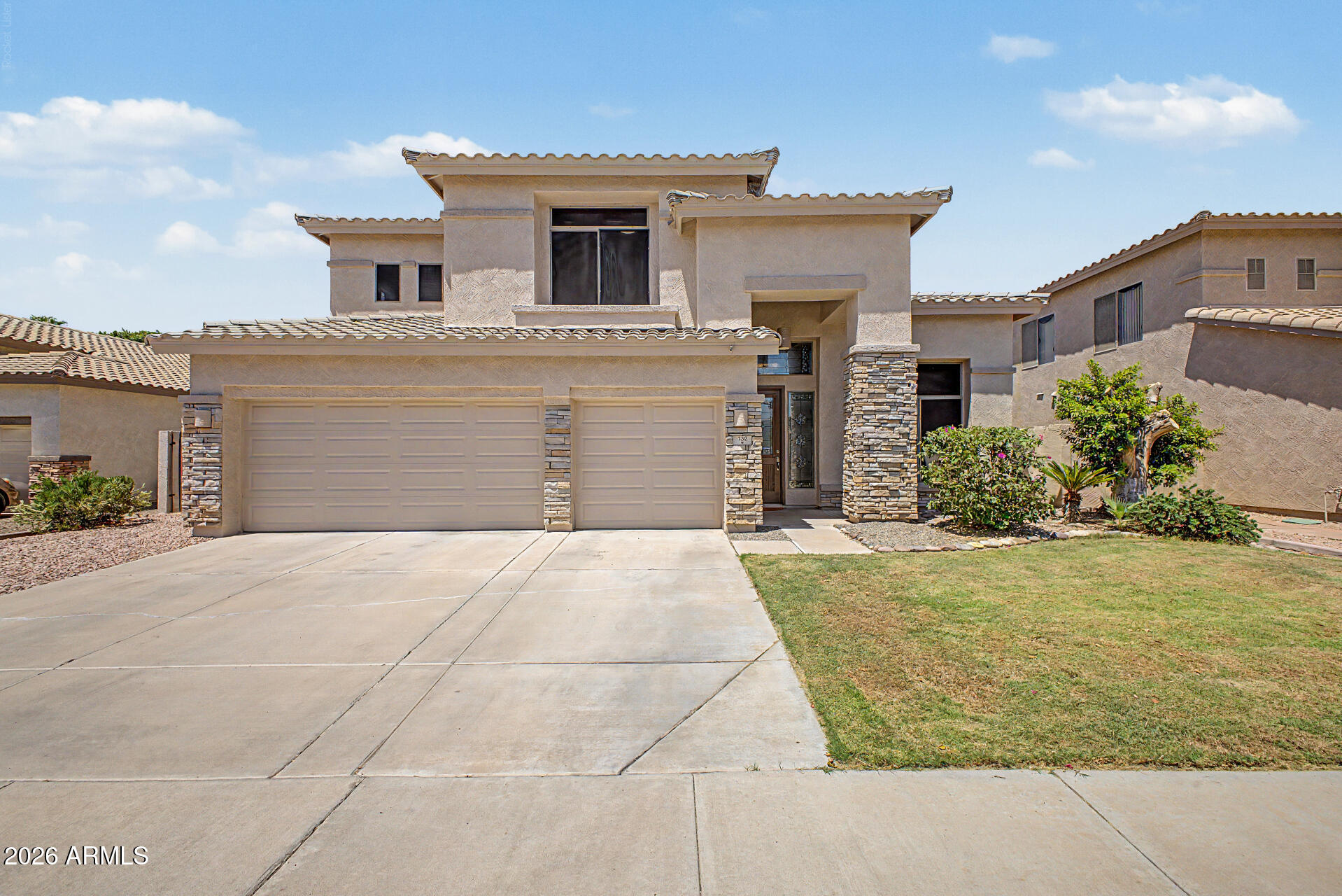 732 W INDIGO Drive
