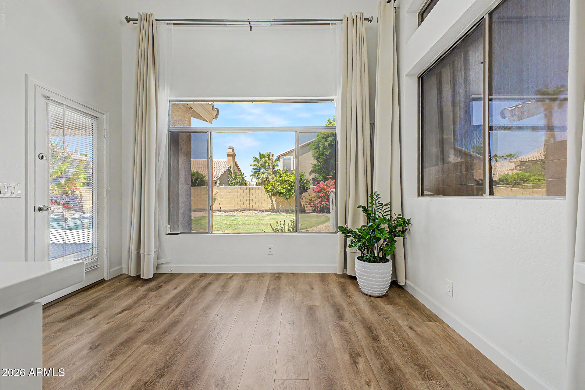 732 W INDIGO Drive