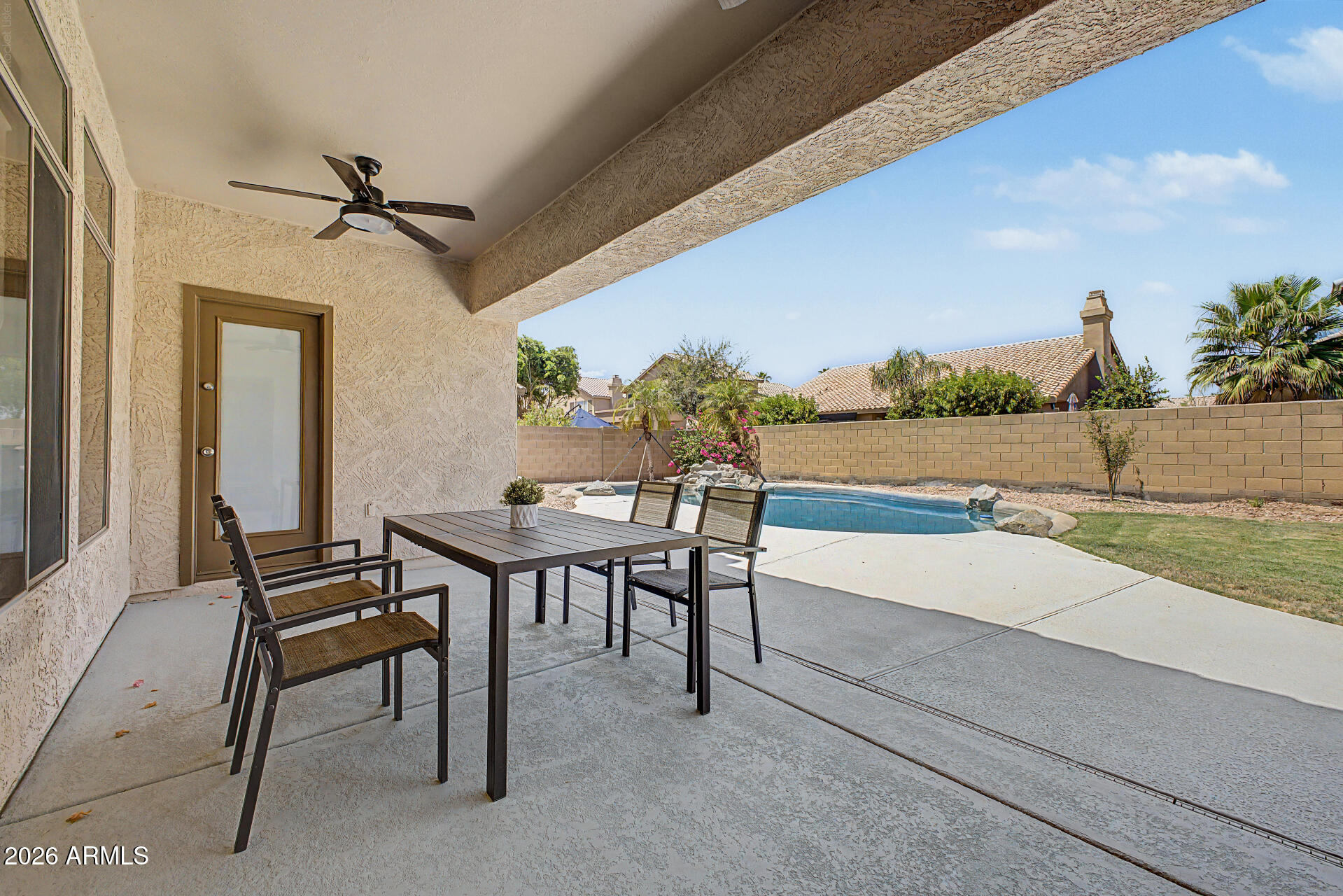 732 W INDIGO Drive