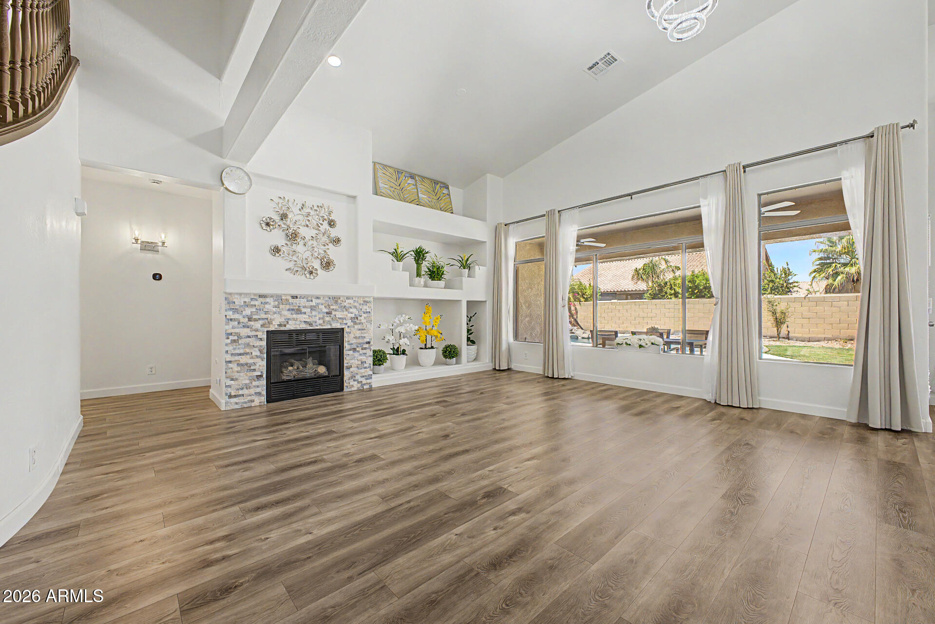 732 W INDIGO Drive