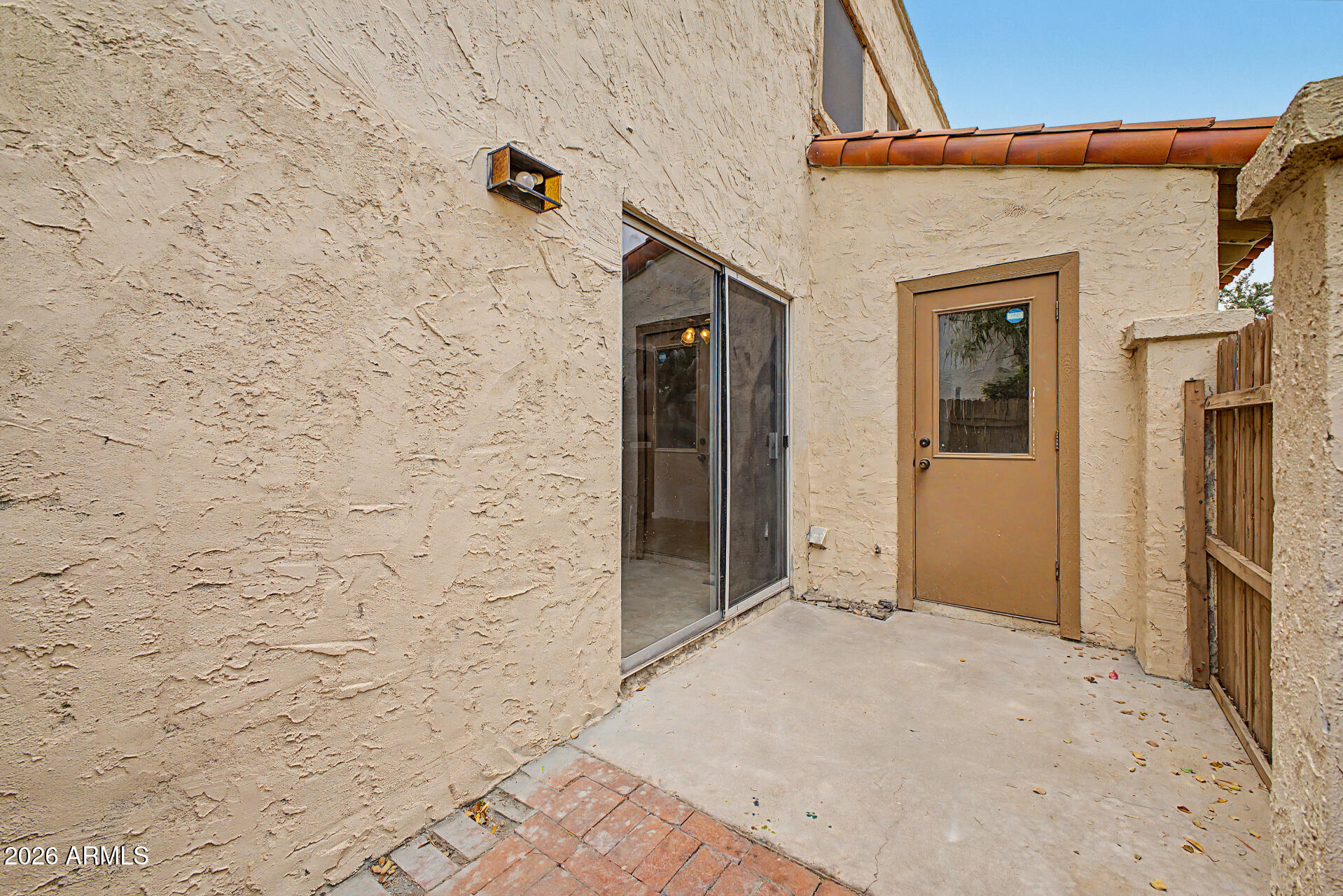 8841 N 12TH Place