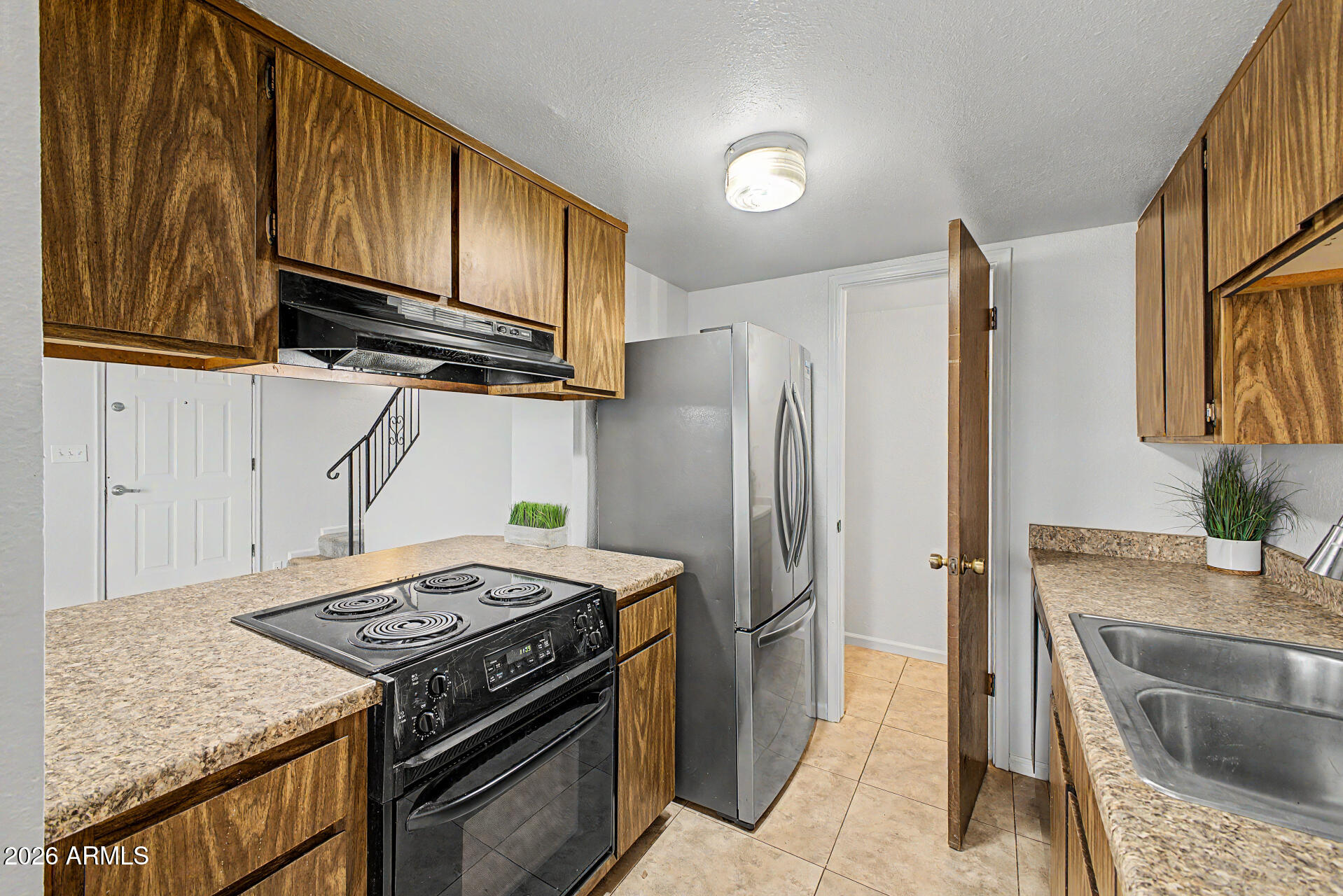 8841 N 12TH Place
