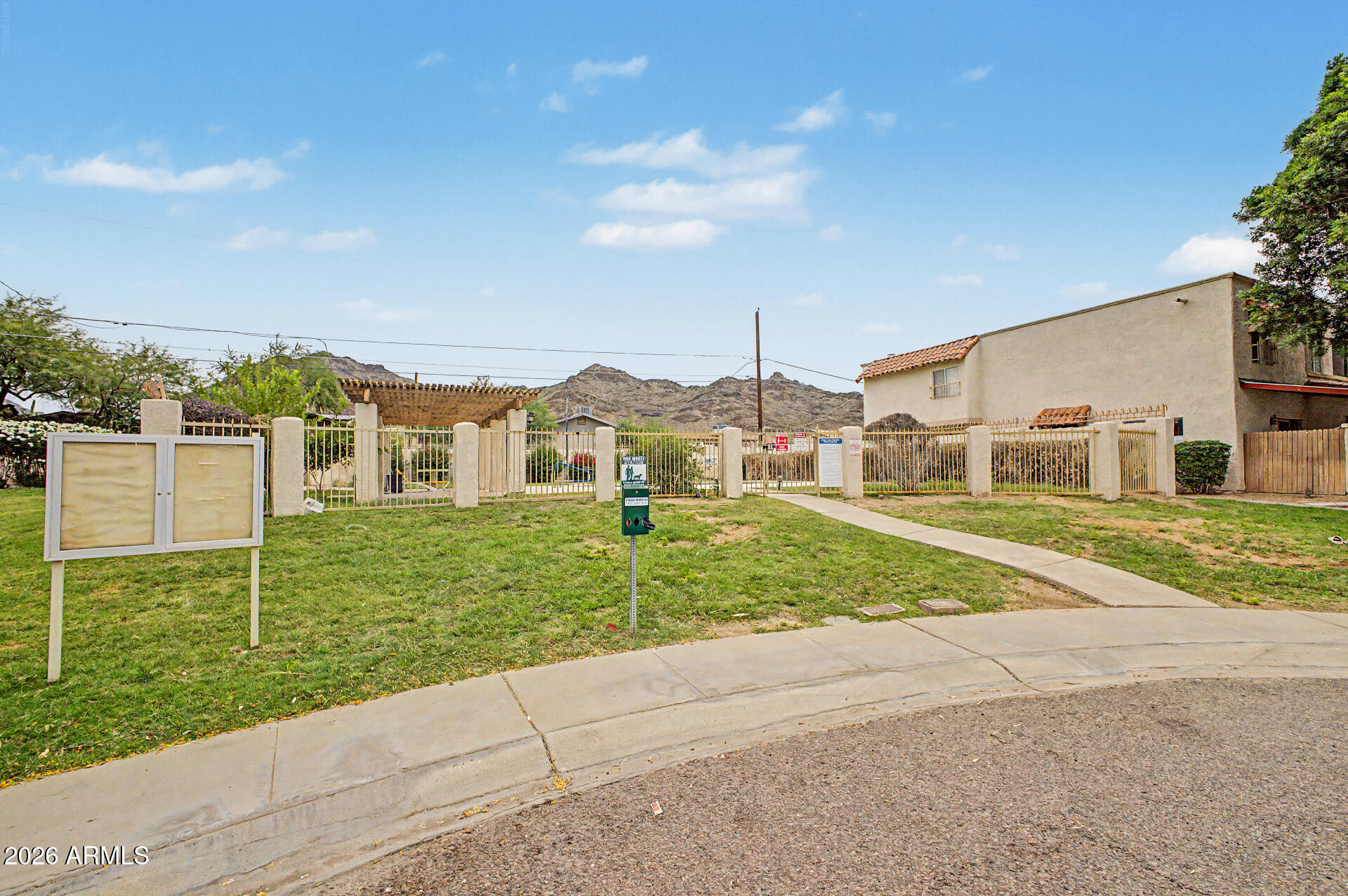8841 N 12TH Place