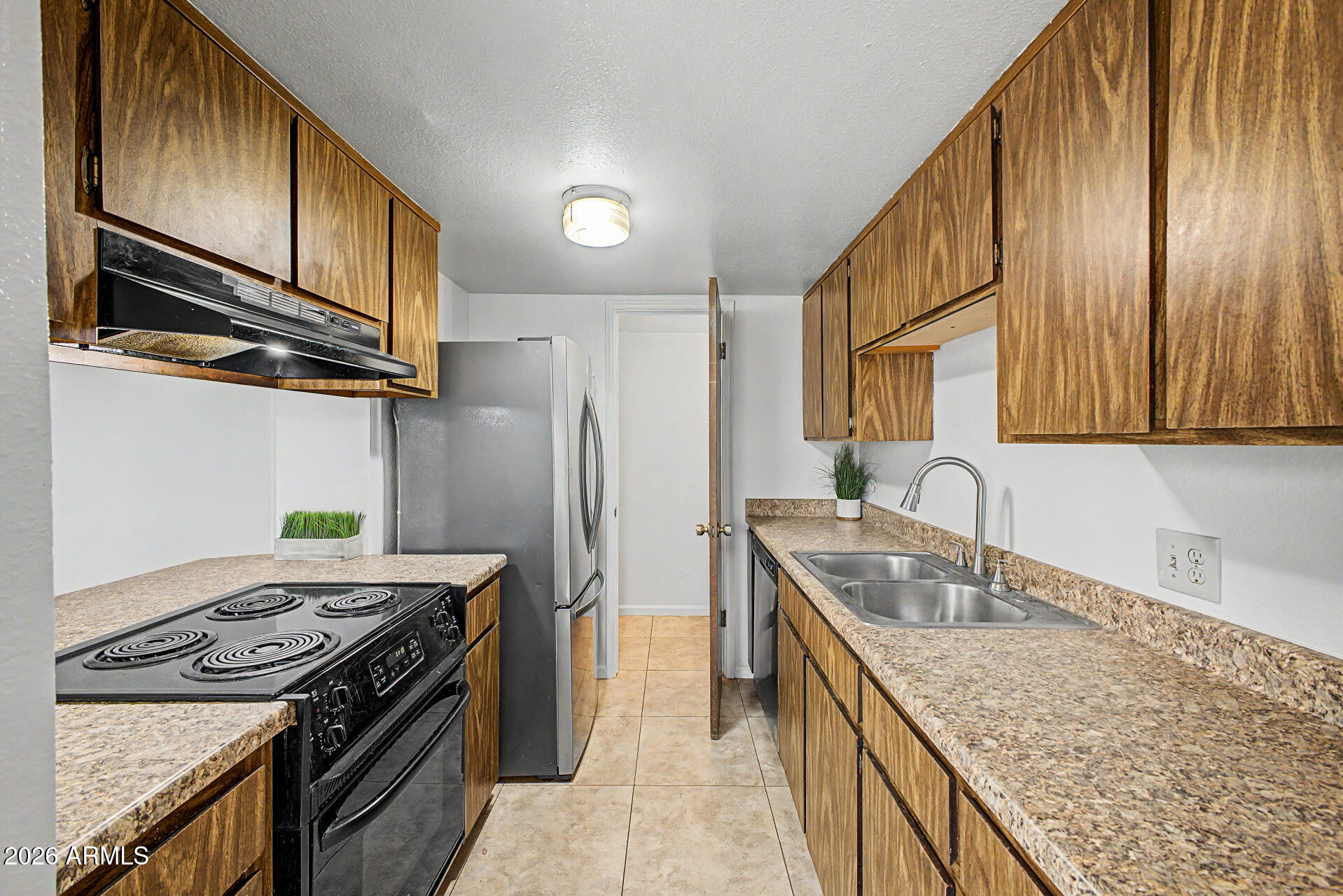 8841 N 12TH Place