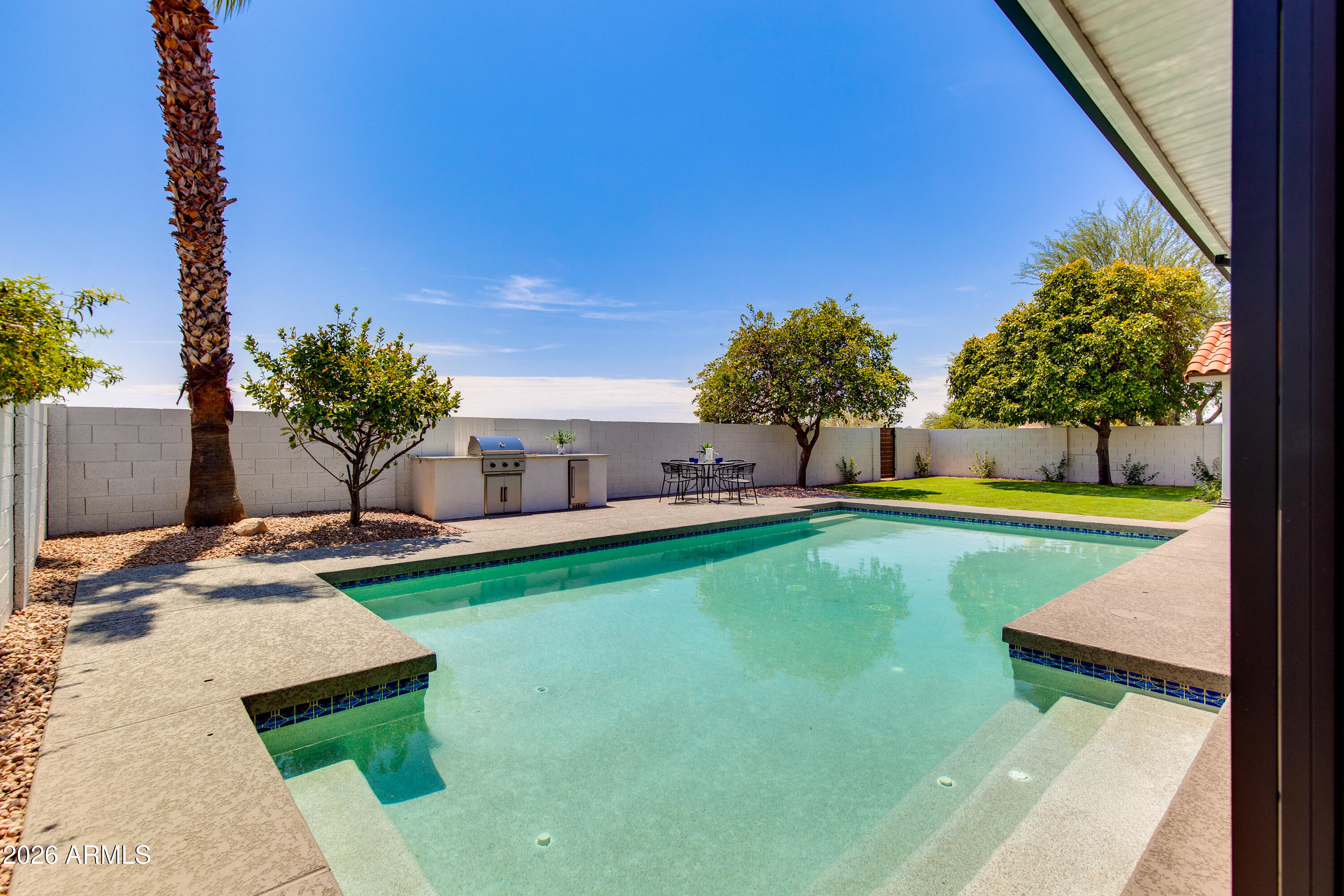 10521 E BELLA VISTA Drive