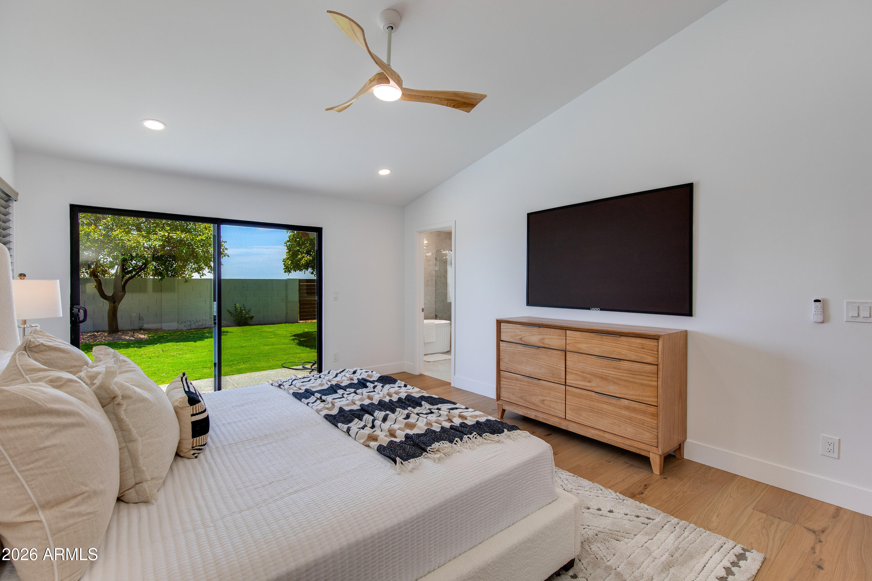 10521 E BELLA VISTA Drive