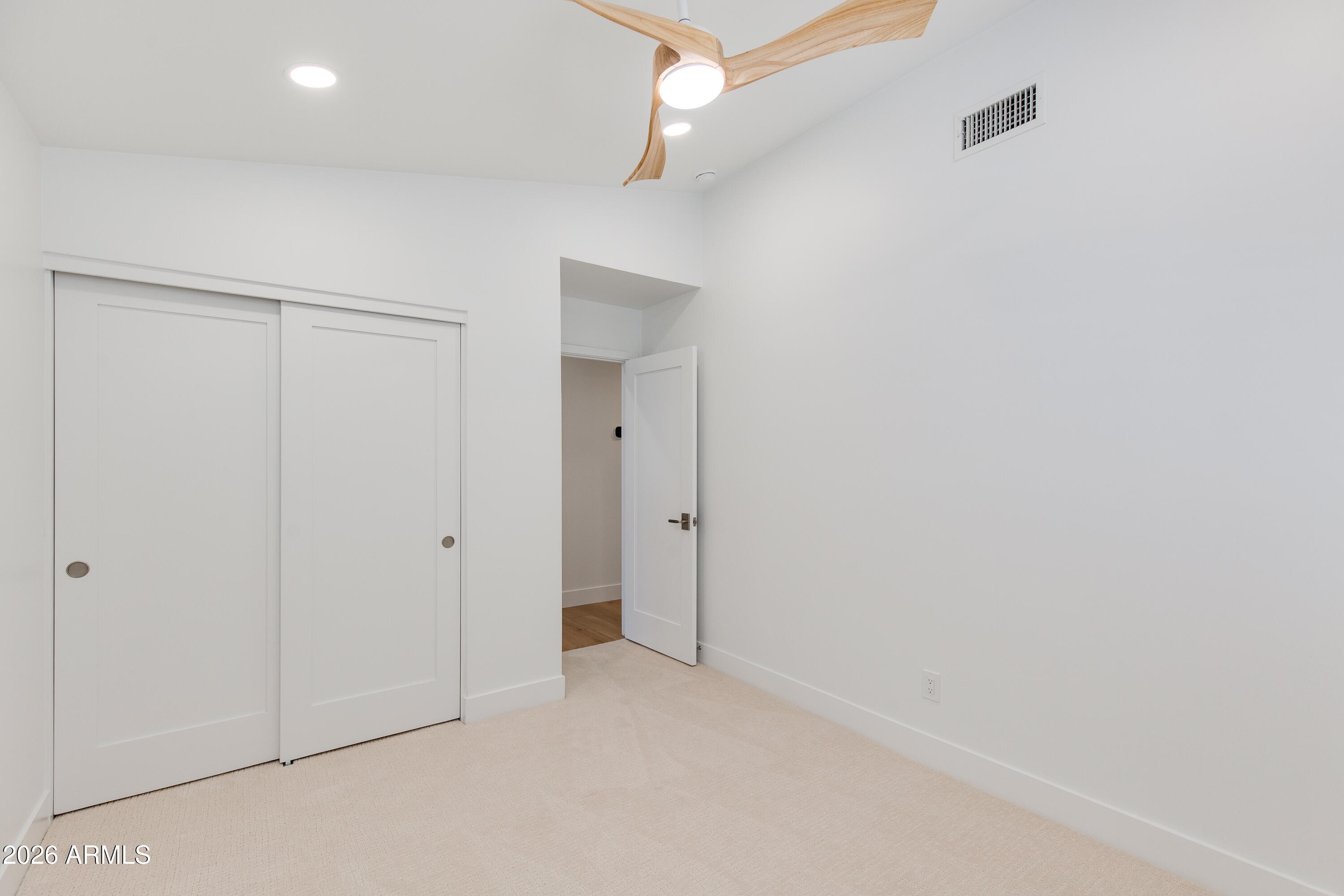 10521 E BELLA VISTA Drive