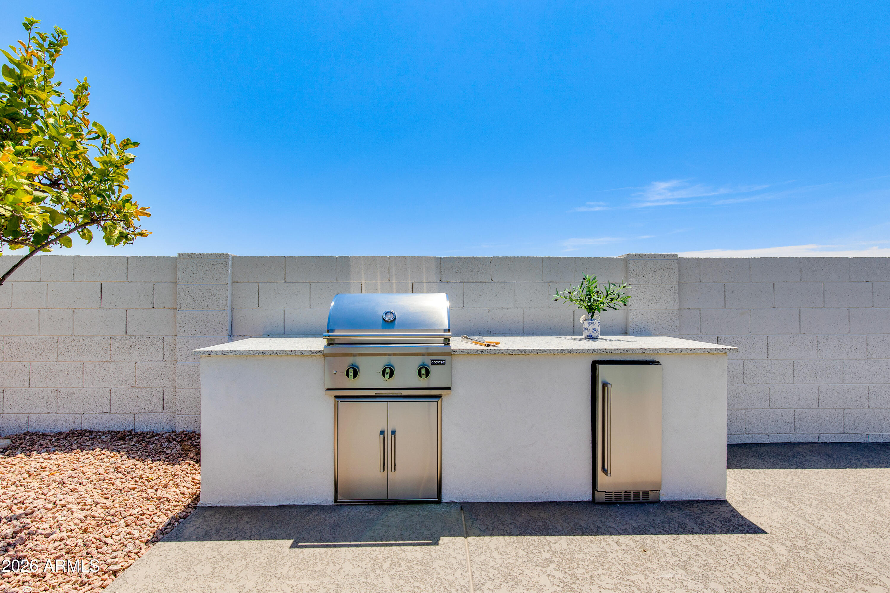 10521 E BELLA VISTA Drive