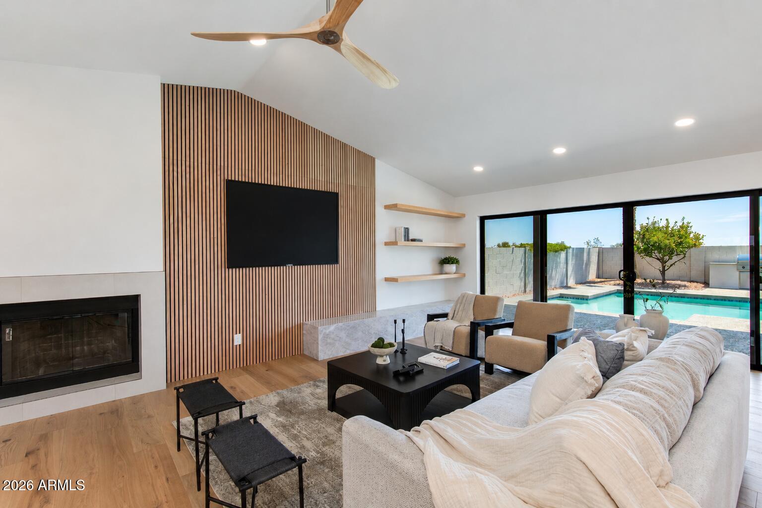 10521 E BELLA VISTA Drive