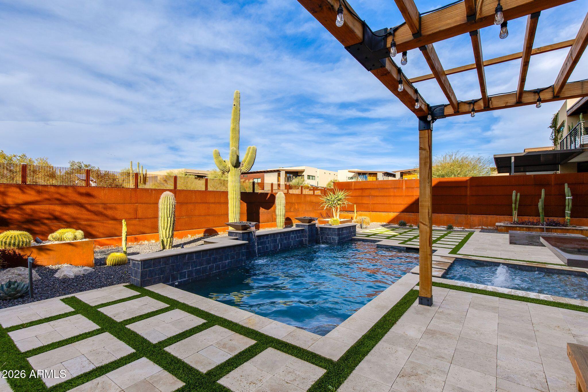 6525 E CAVE CREEK Road Unit: 27