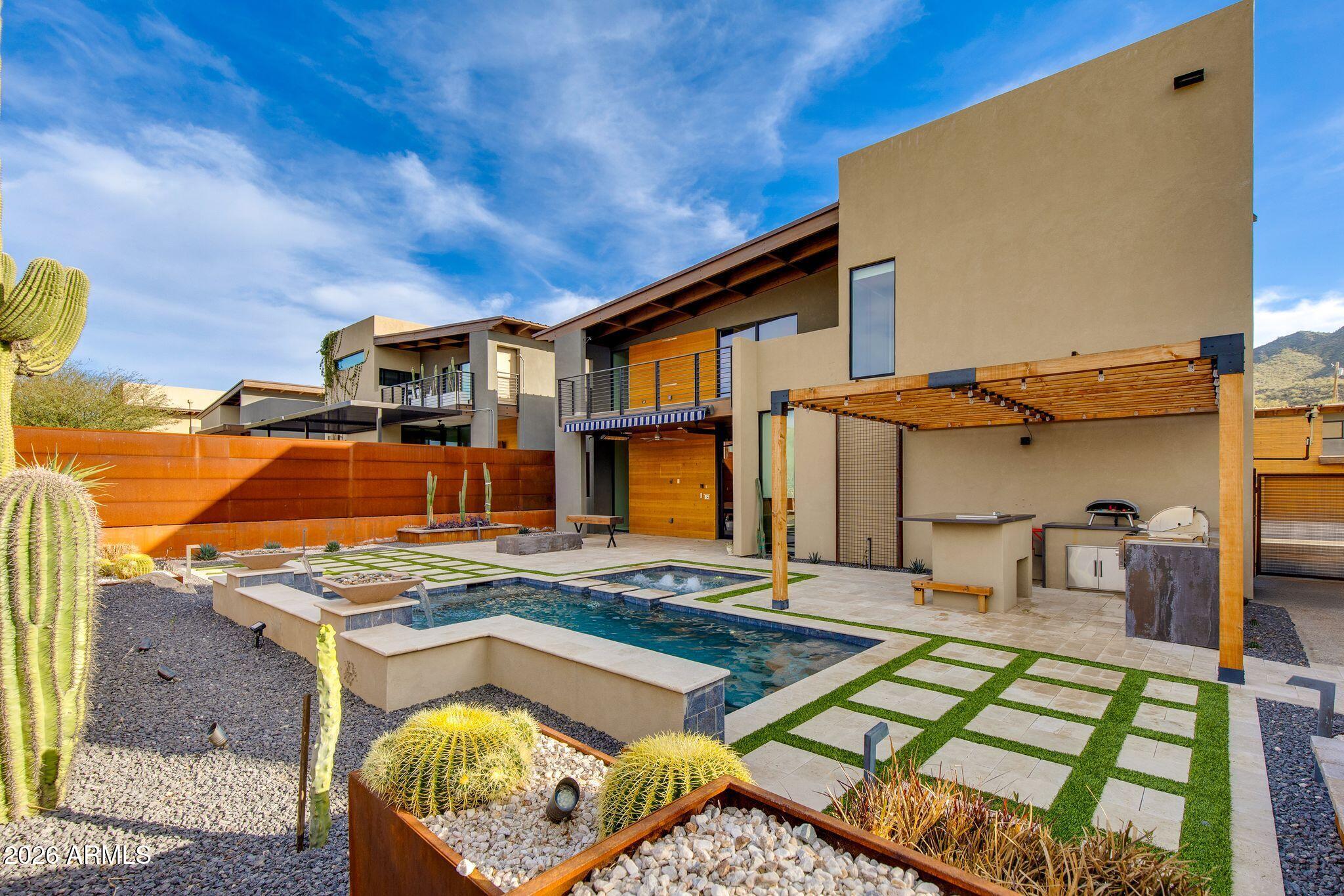 6525 E CAVE CREEK Road Unit: 27