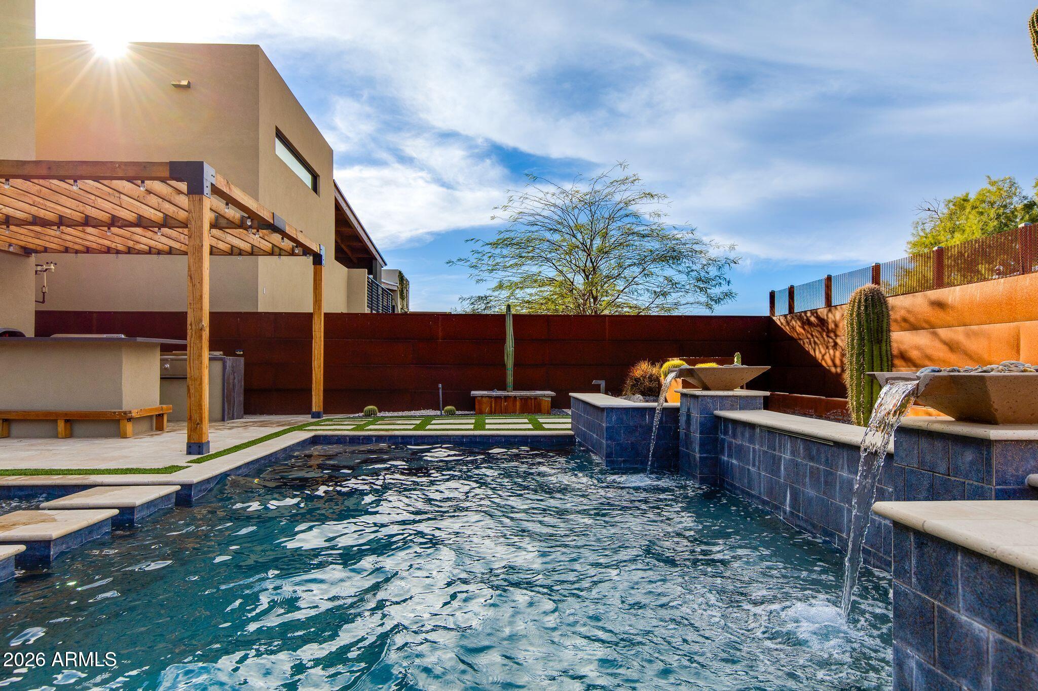 6525 E CAVE CREEK Road Unit: 27