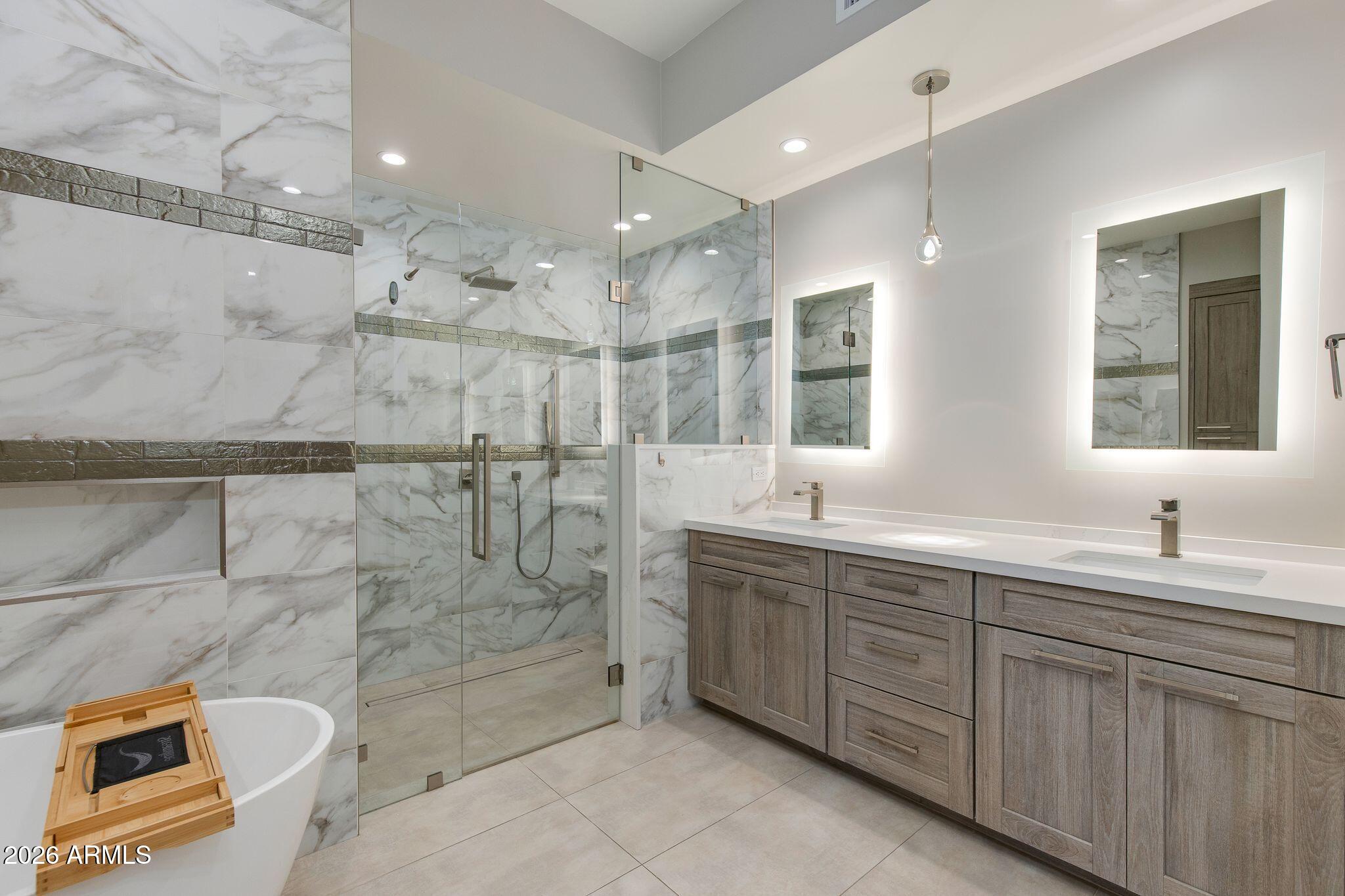 6525 E CAVE CREEK Road Unit: 27