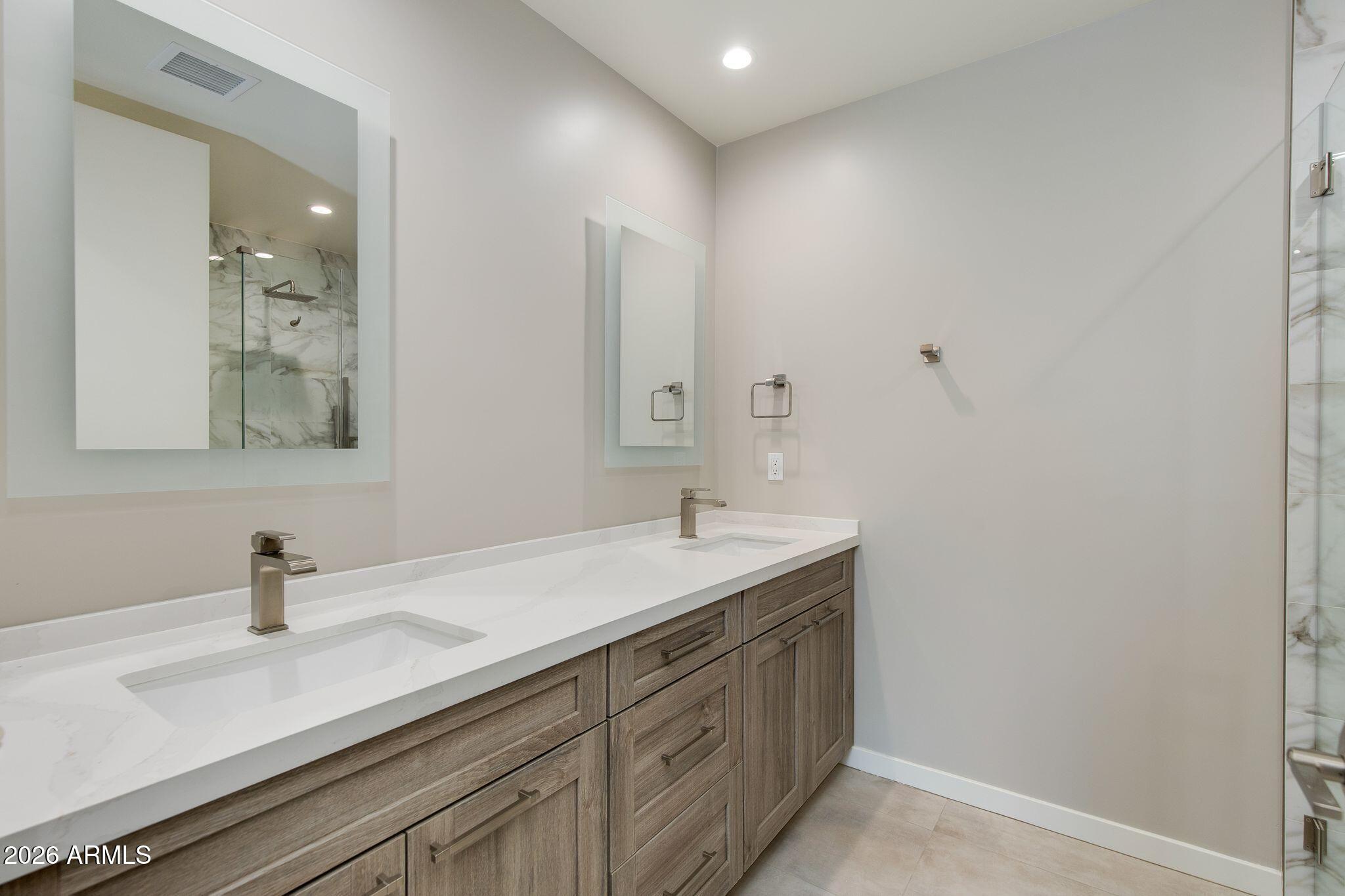 6525 E CAVE CREEK Road Unit: 27