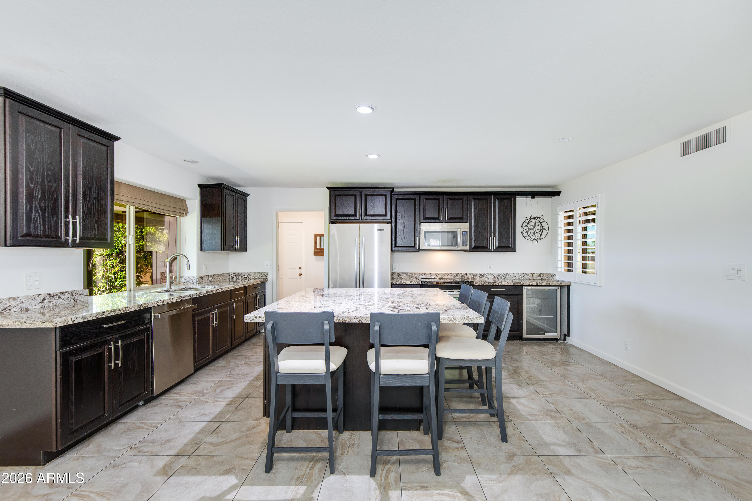 2801 E Mercer Lane