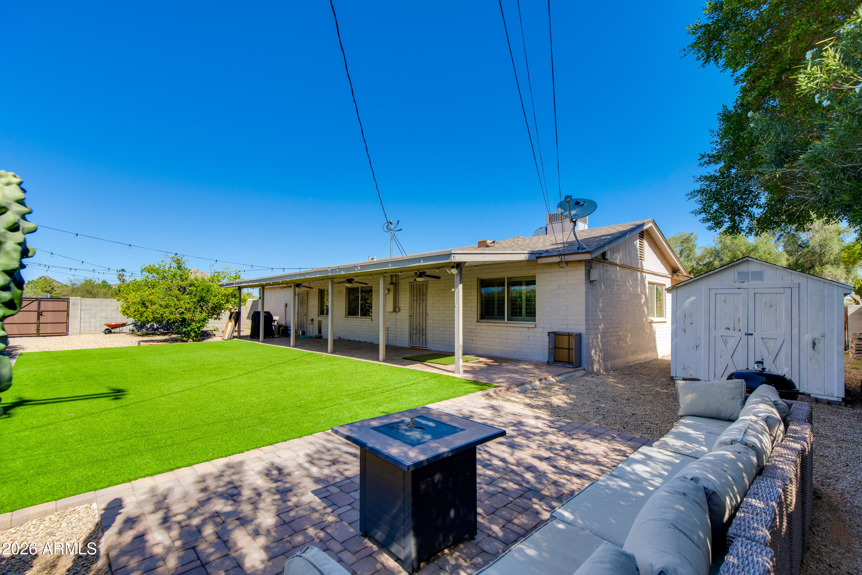 2801 E Mercer Lane