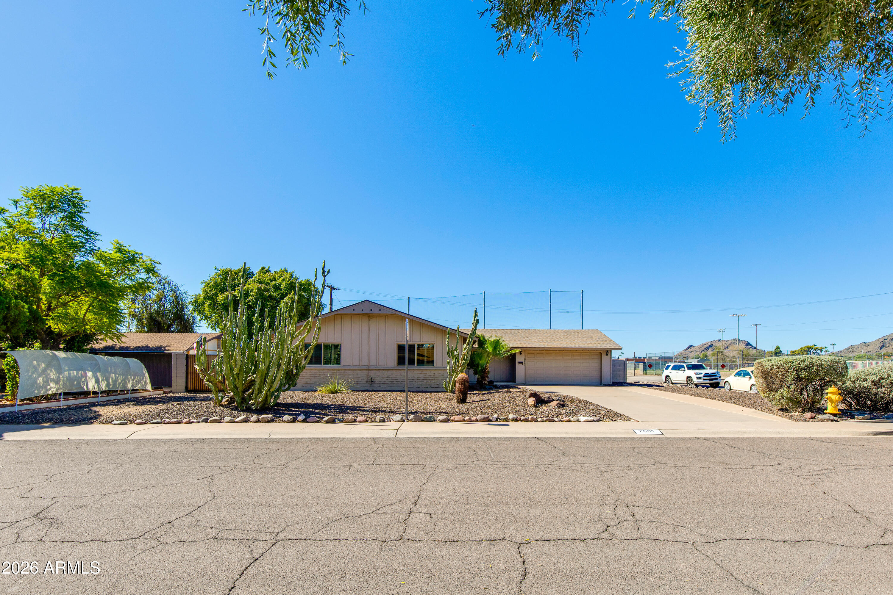 2801 E Mercer Lane
