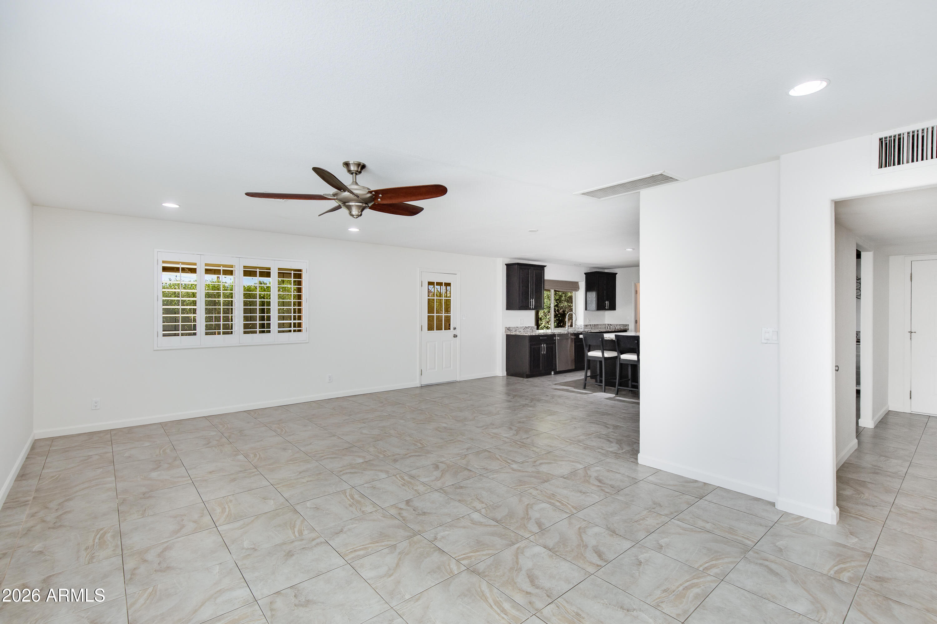2801 E Mercer Lane