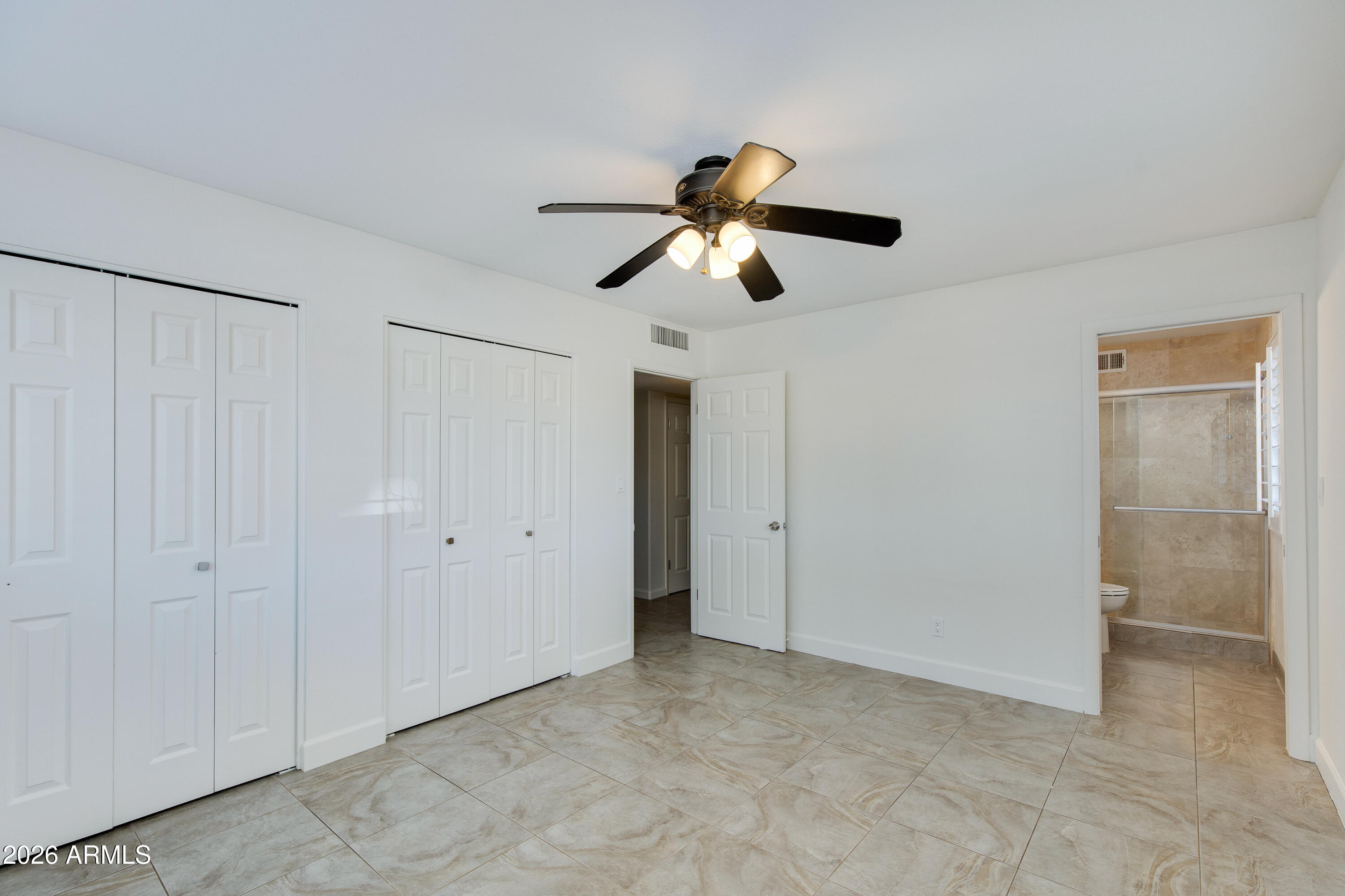 2801 E Mercer Lane