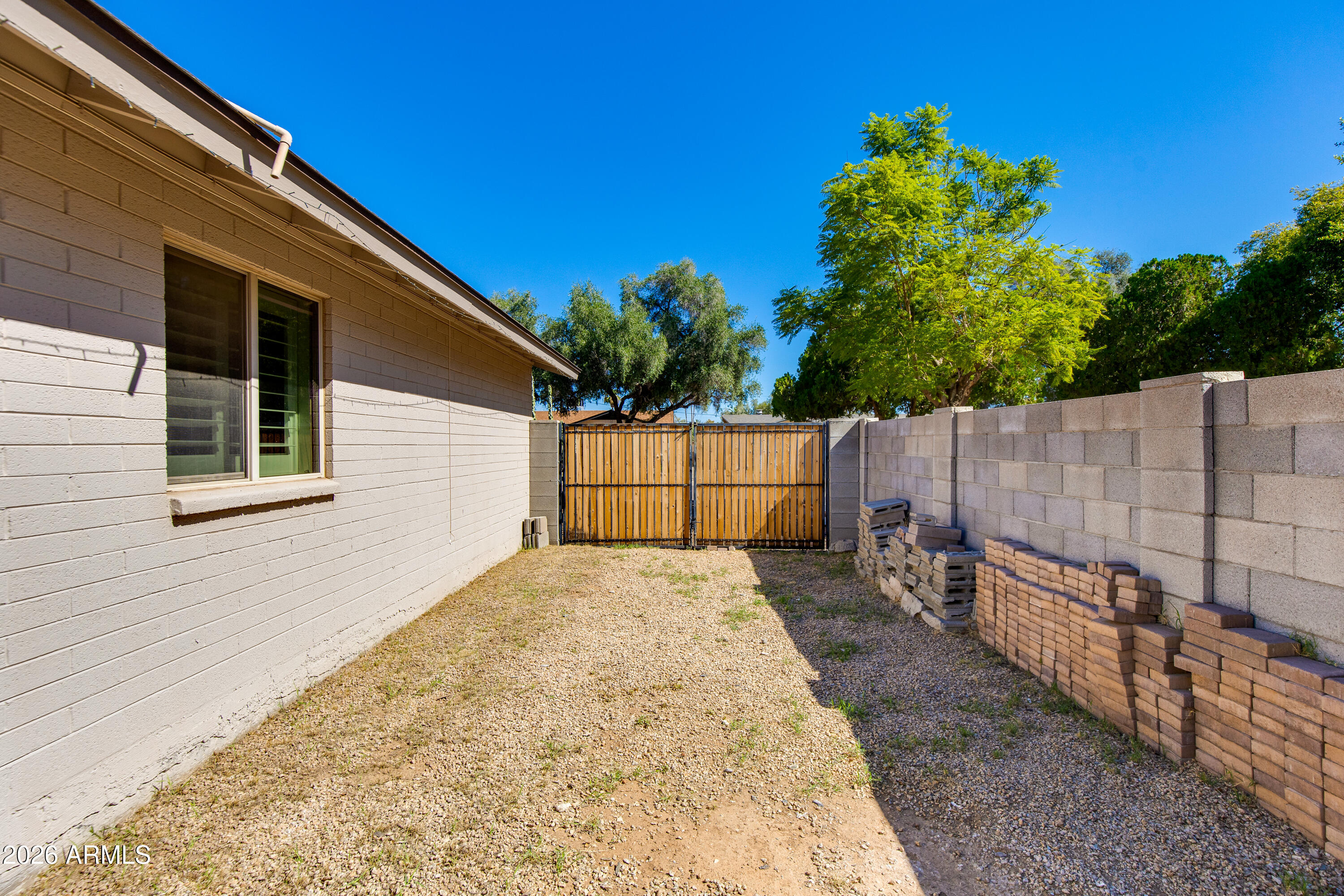 2801 E Mercer Lane