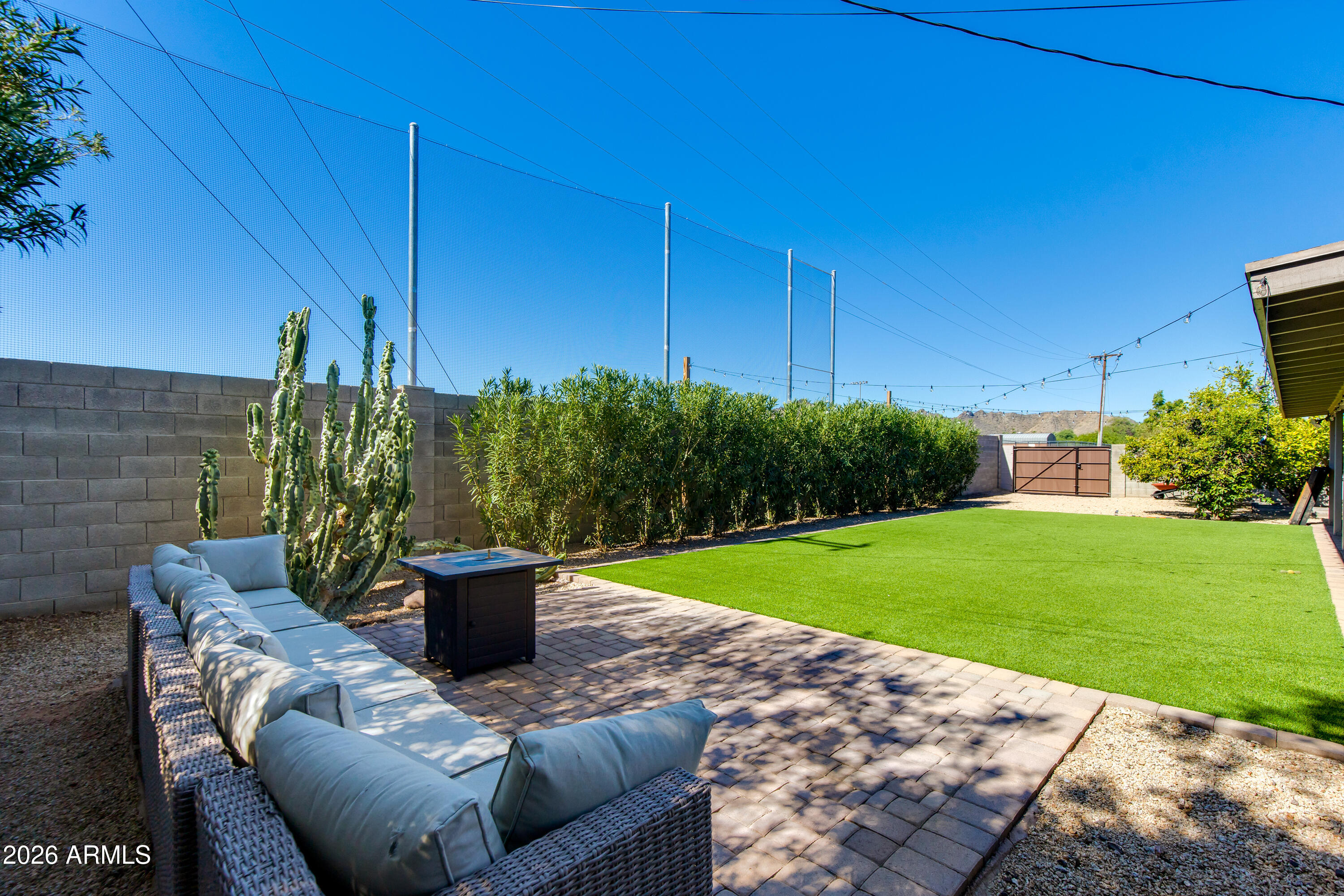 2801 E Mercer Lane