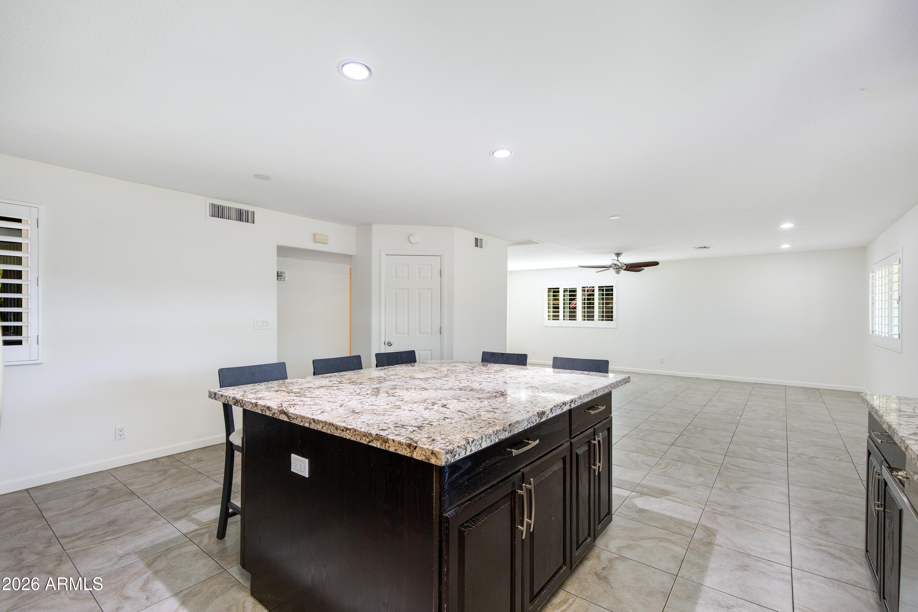 2801 E Mercer Lane