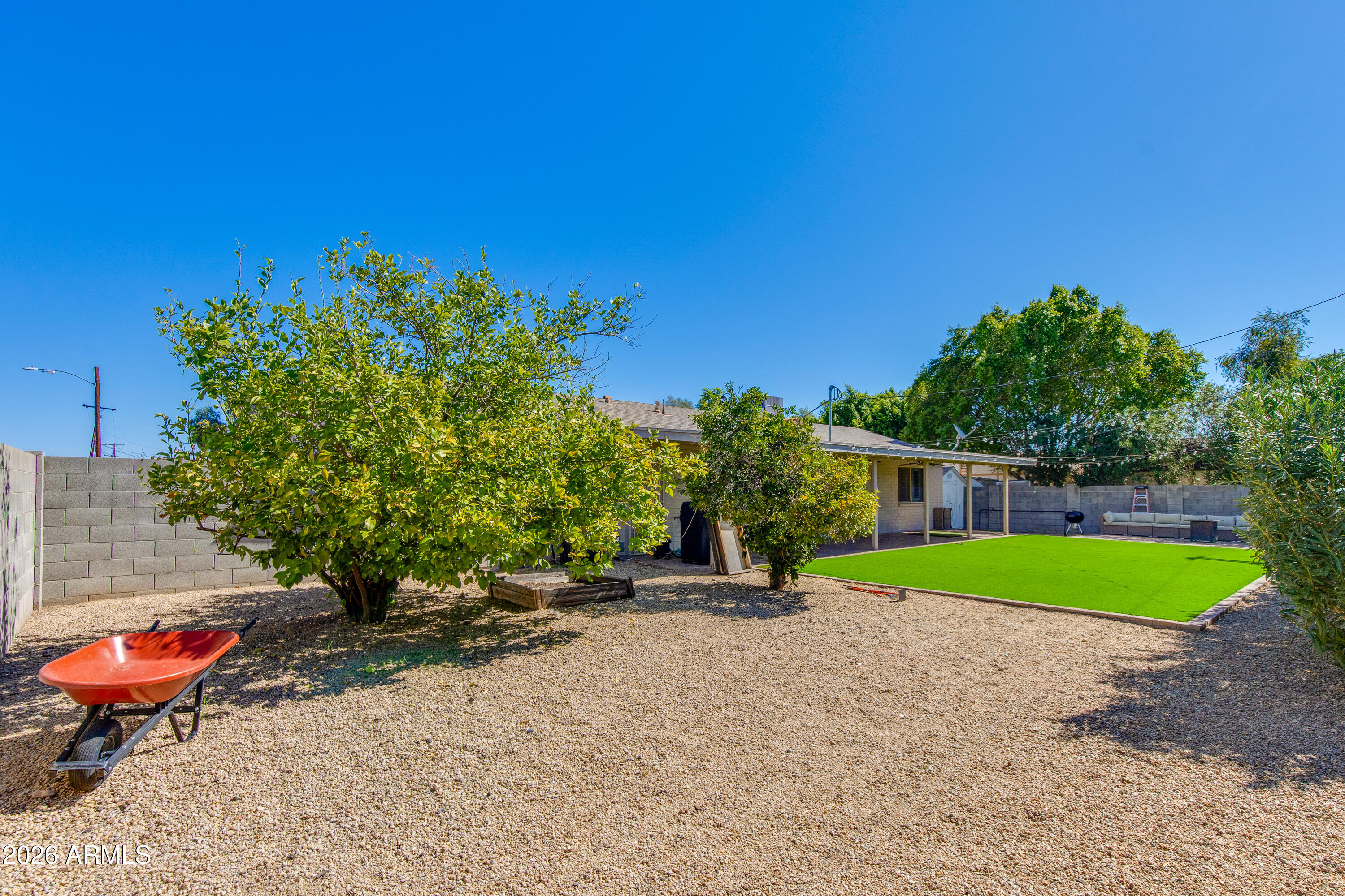 2801 E Mercer Lane