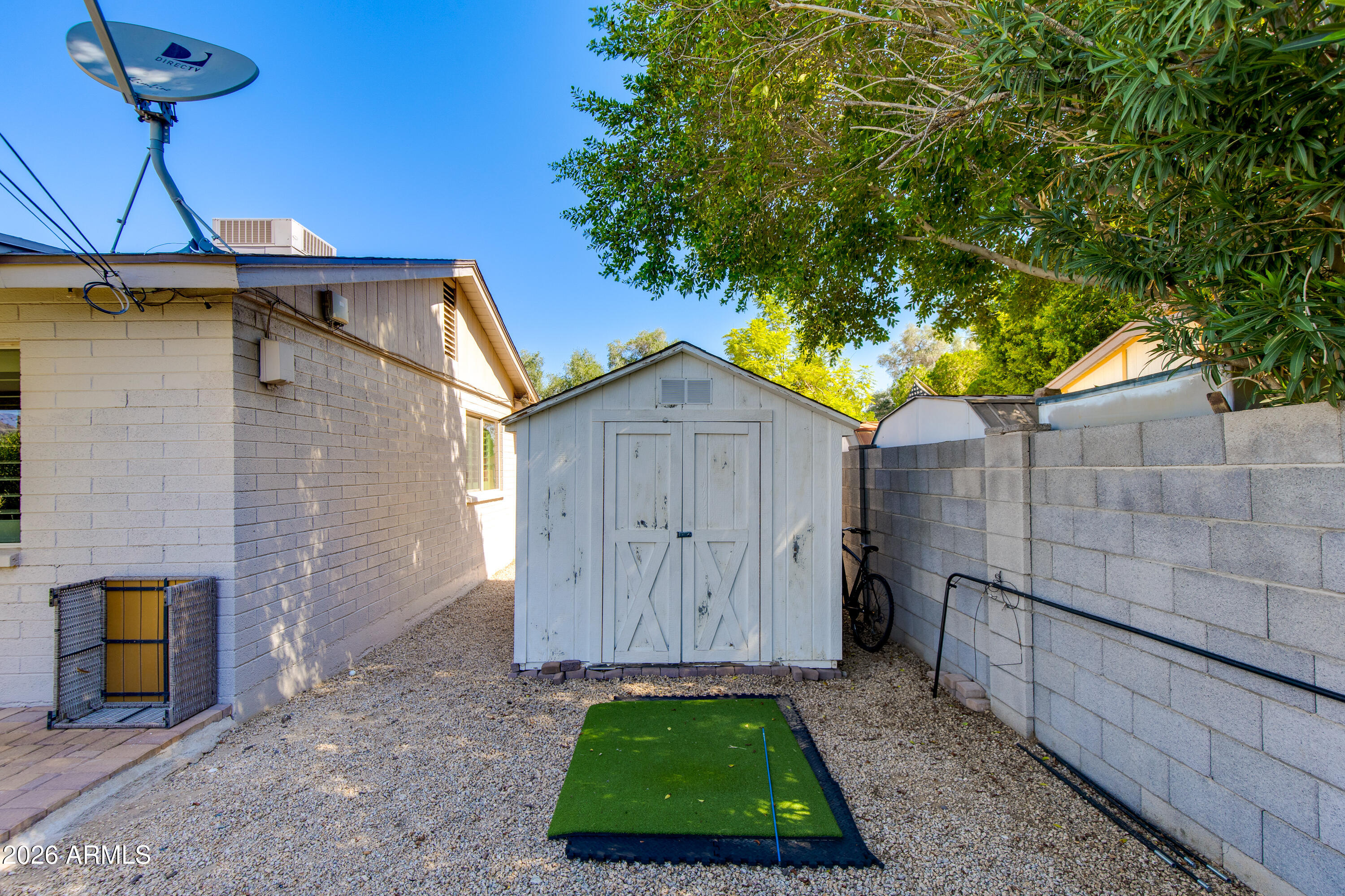 2801 E Mercer Lane