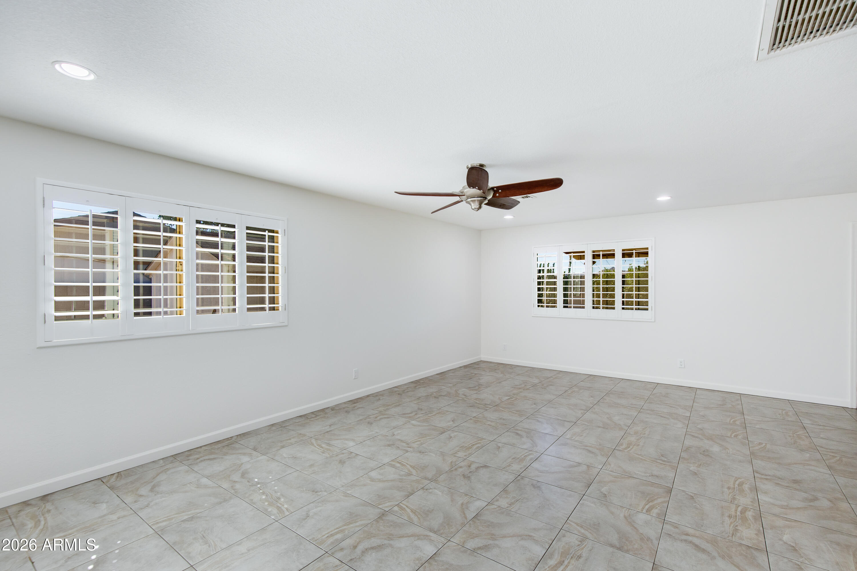 2801 E Mercer Lane