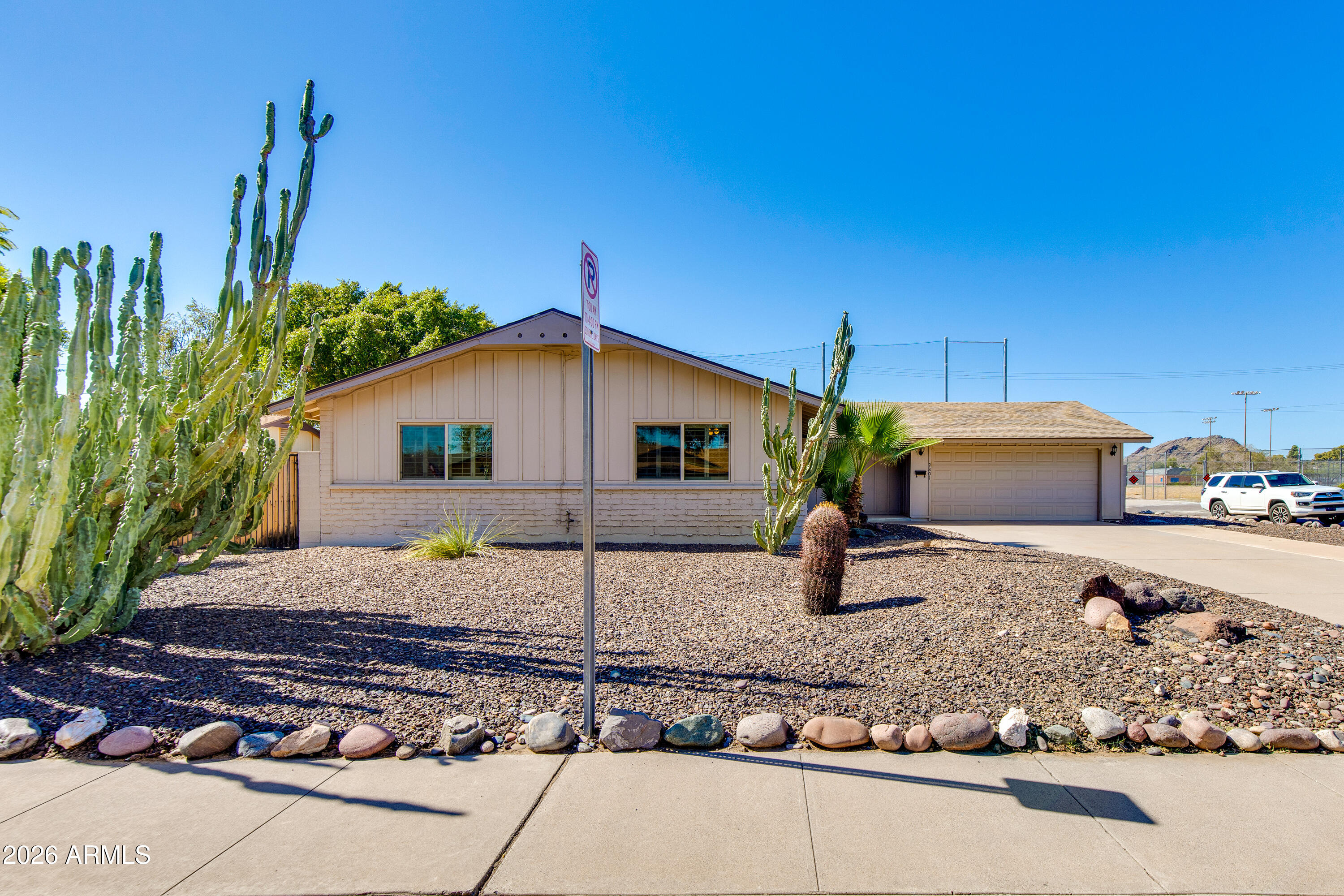 2801 E Mercer Lane