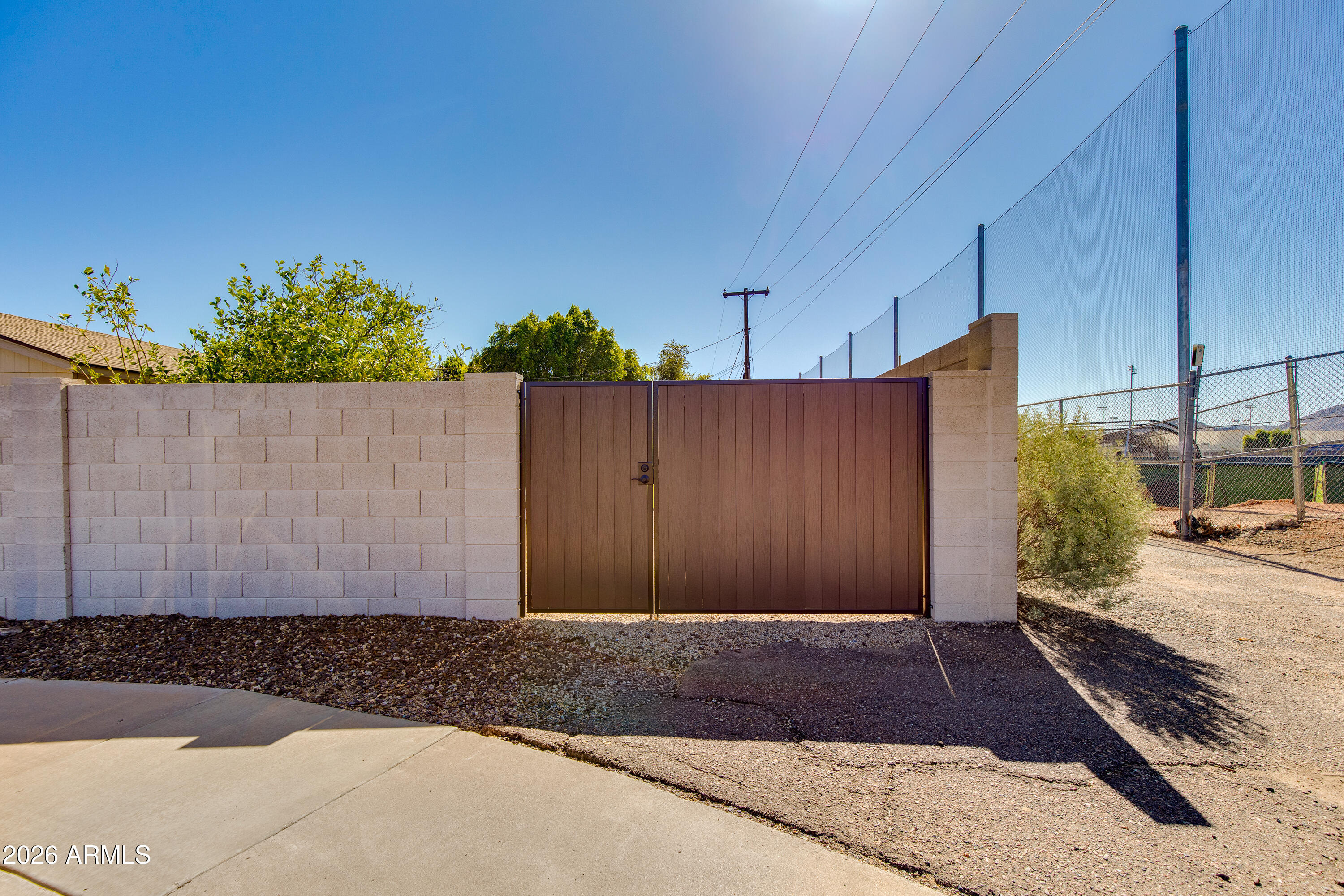 2801 E Mercer Lane