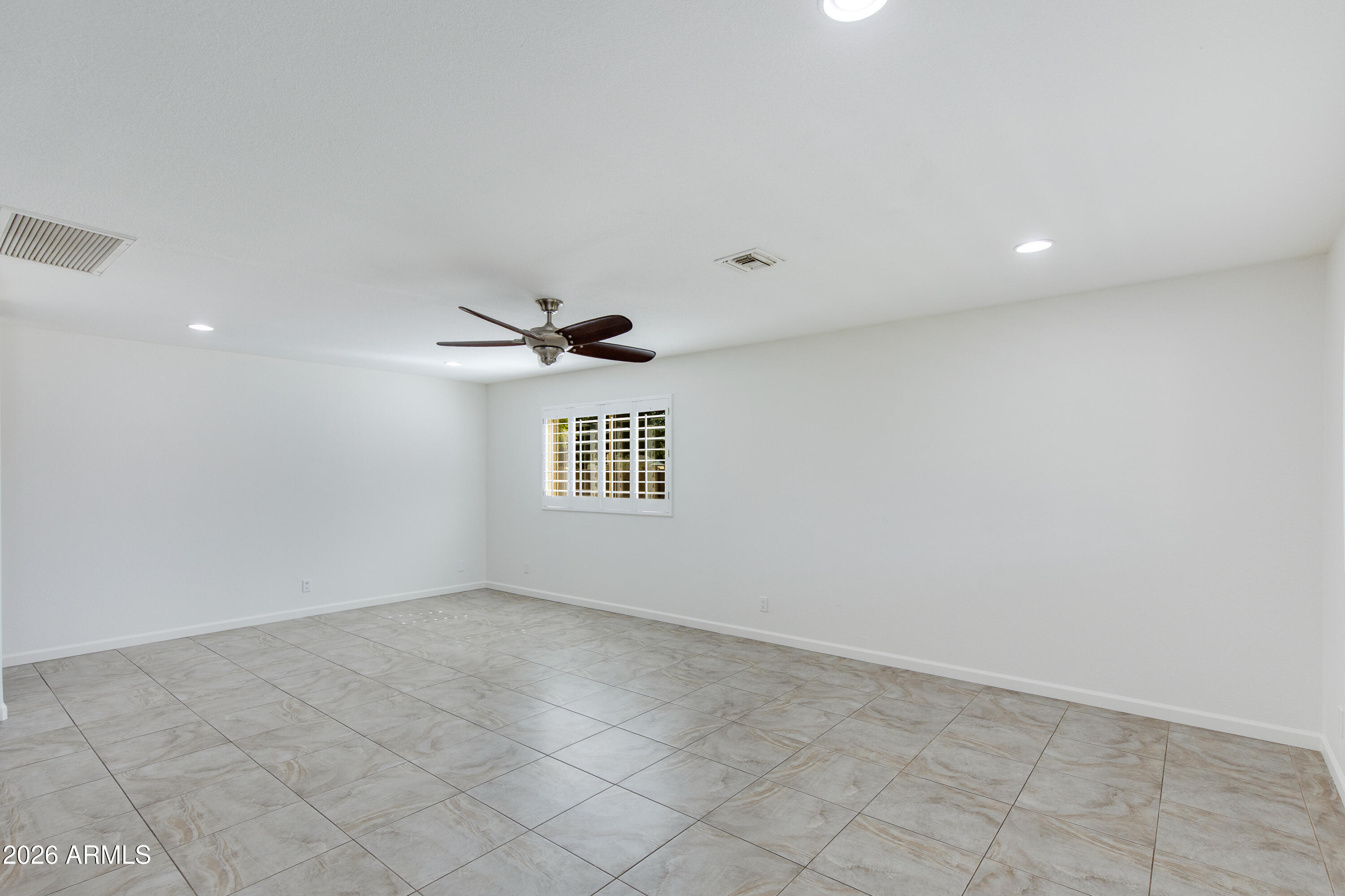 2801 E Mercer Lane
