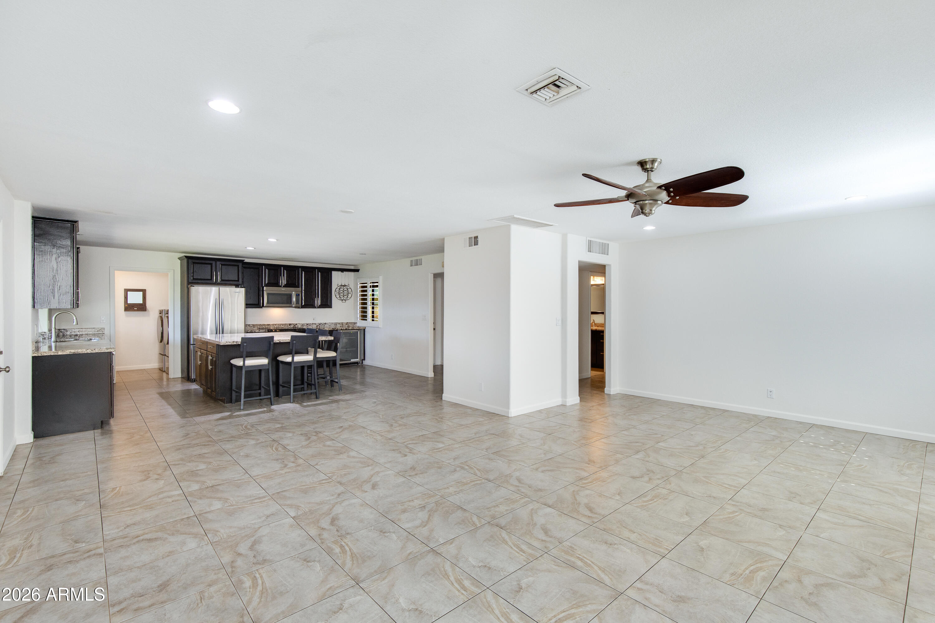 2801 E Mercer Lane