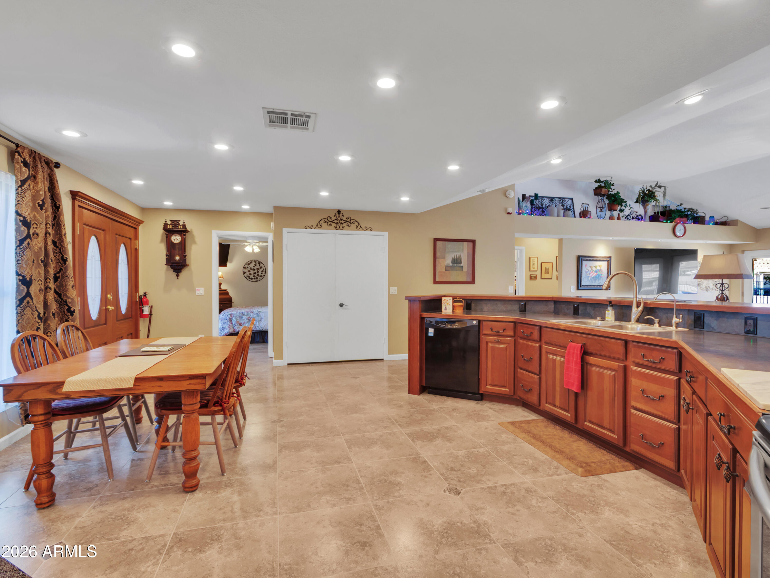 7615 W JULIE Drive