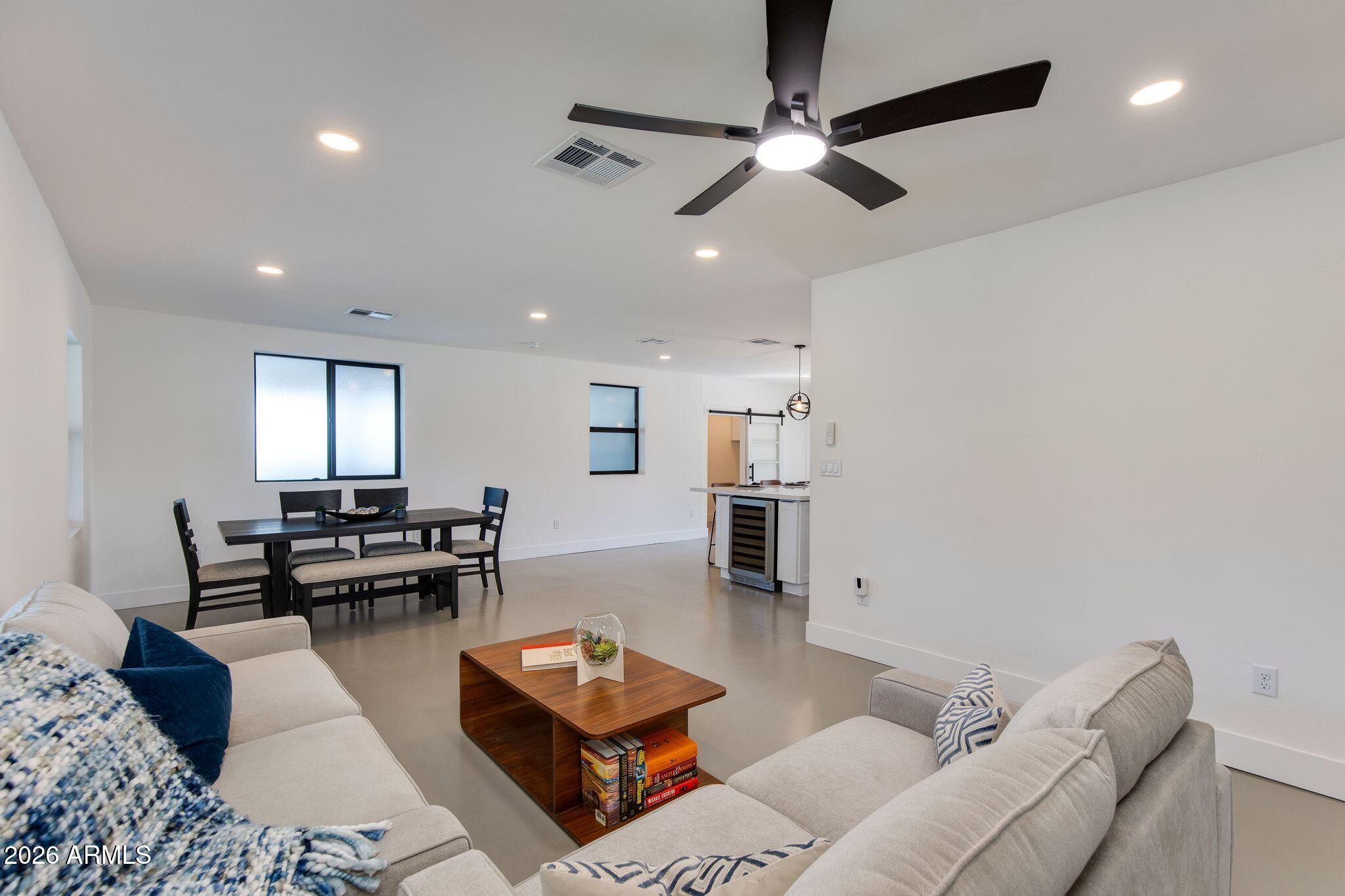 511 E Oregon Avenue
