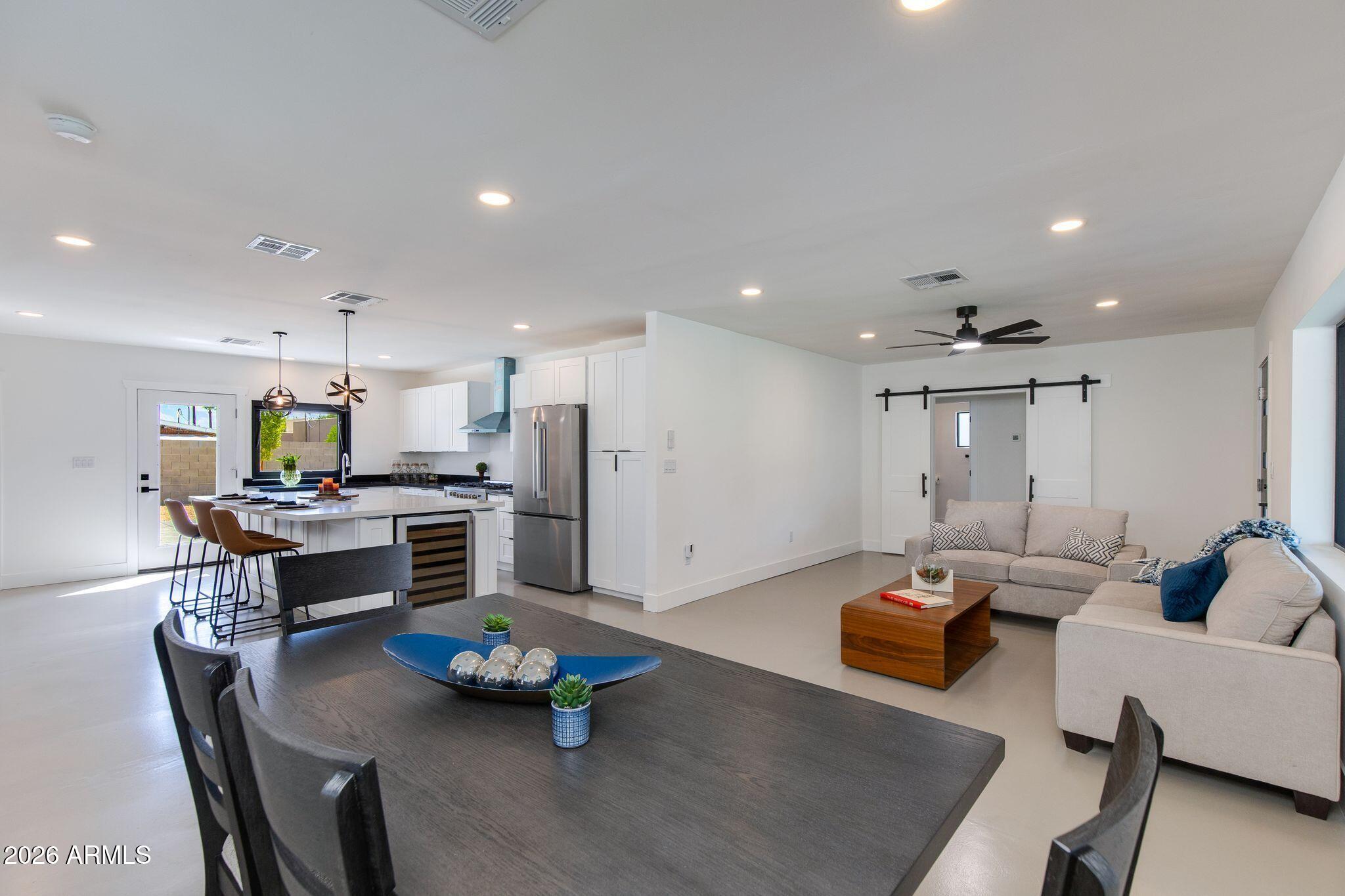 511 E Oregon Avenue