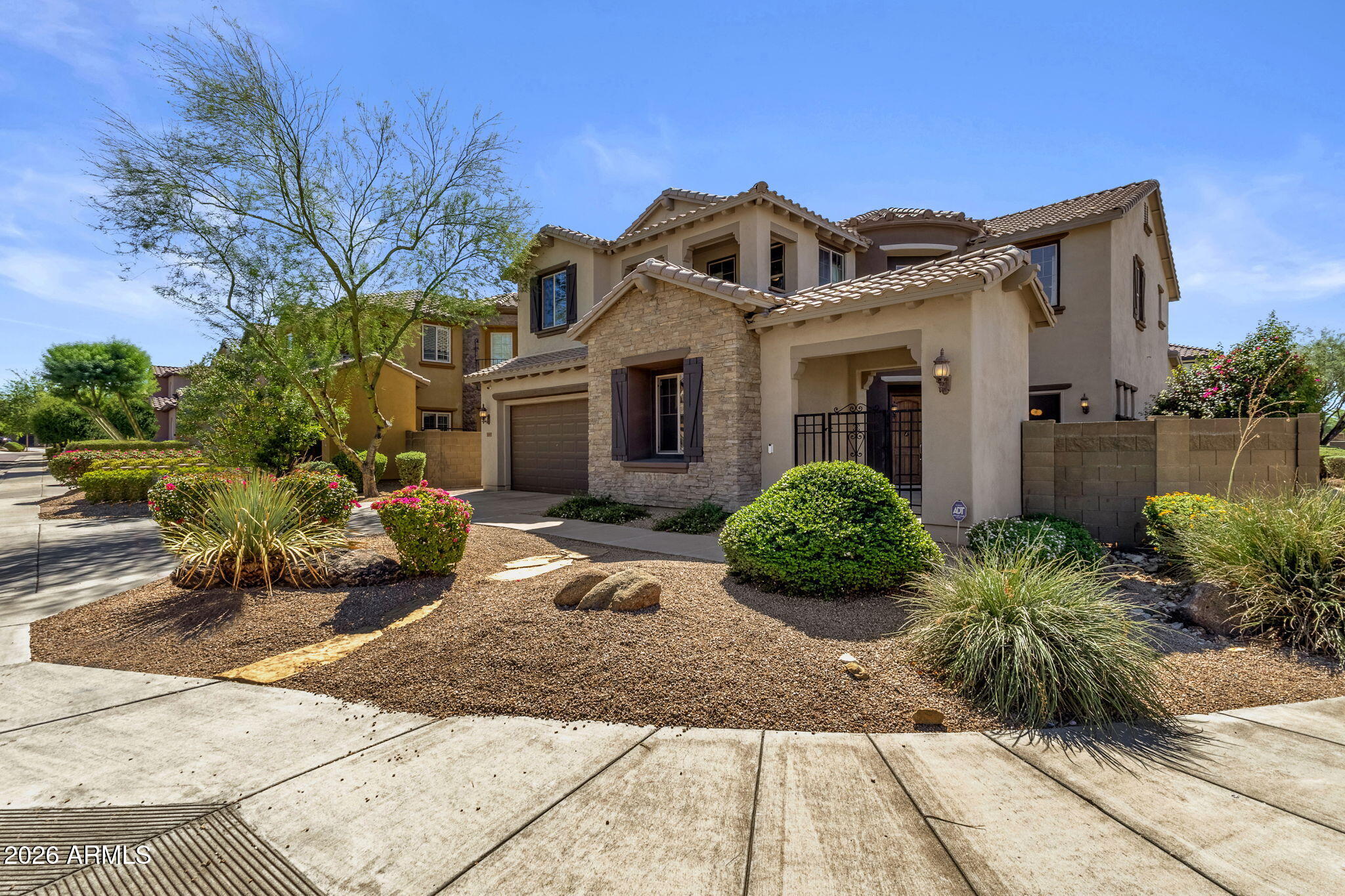 3807 E QUAIL Avenue