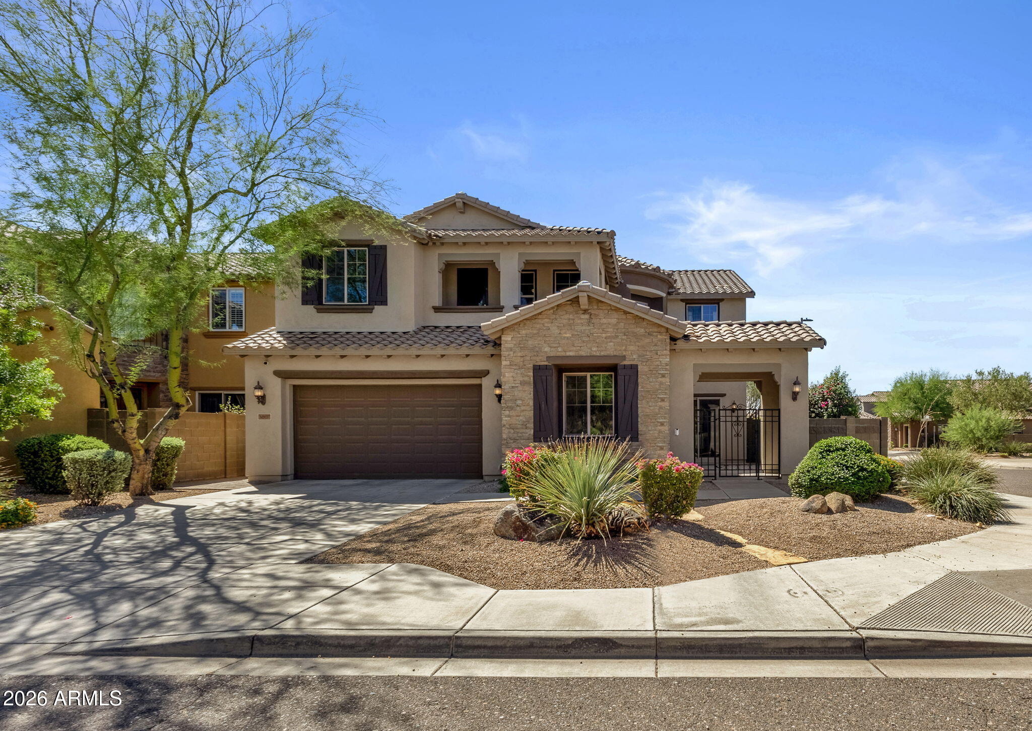 3807 E QUAIL Avenue
