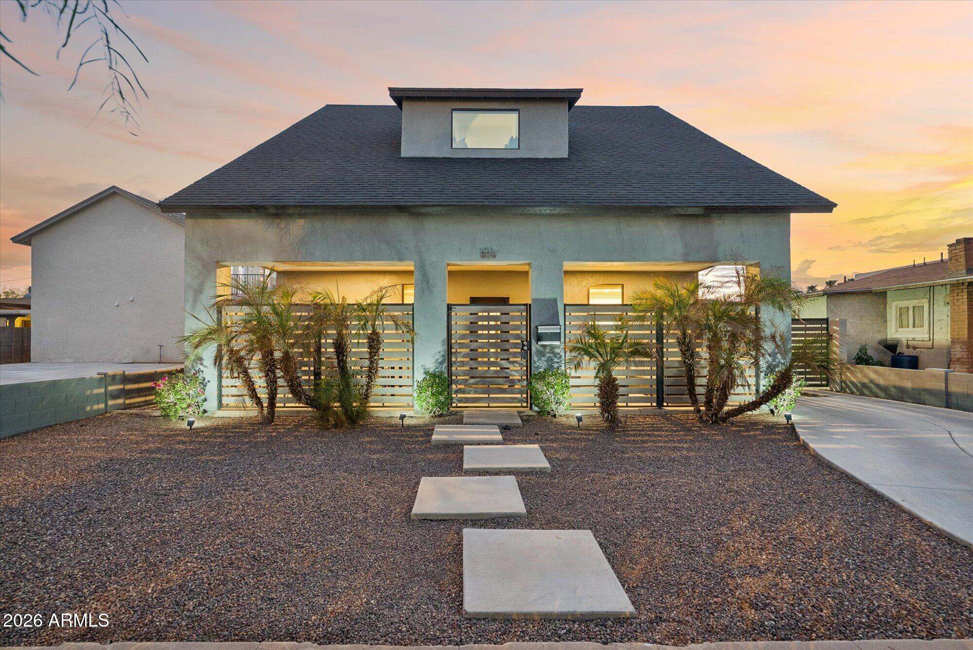 826 N 11TH Avenue
