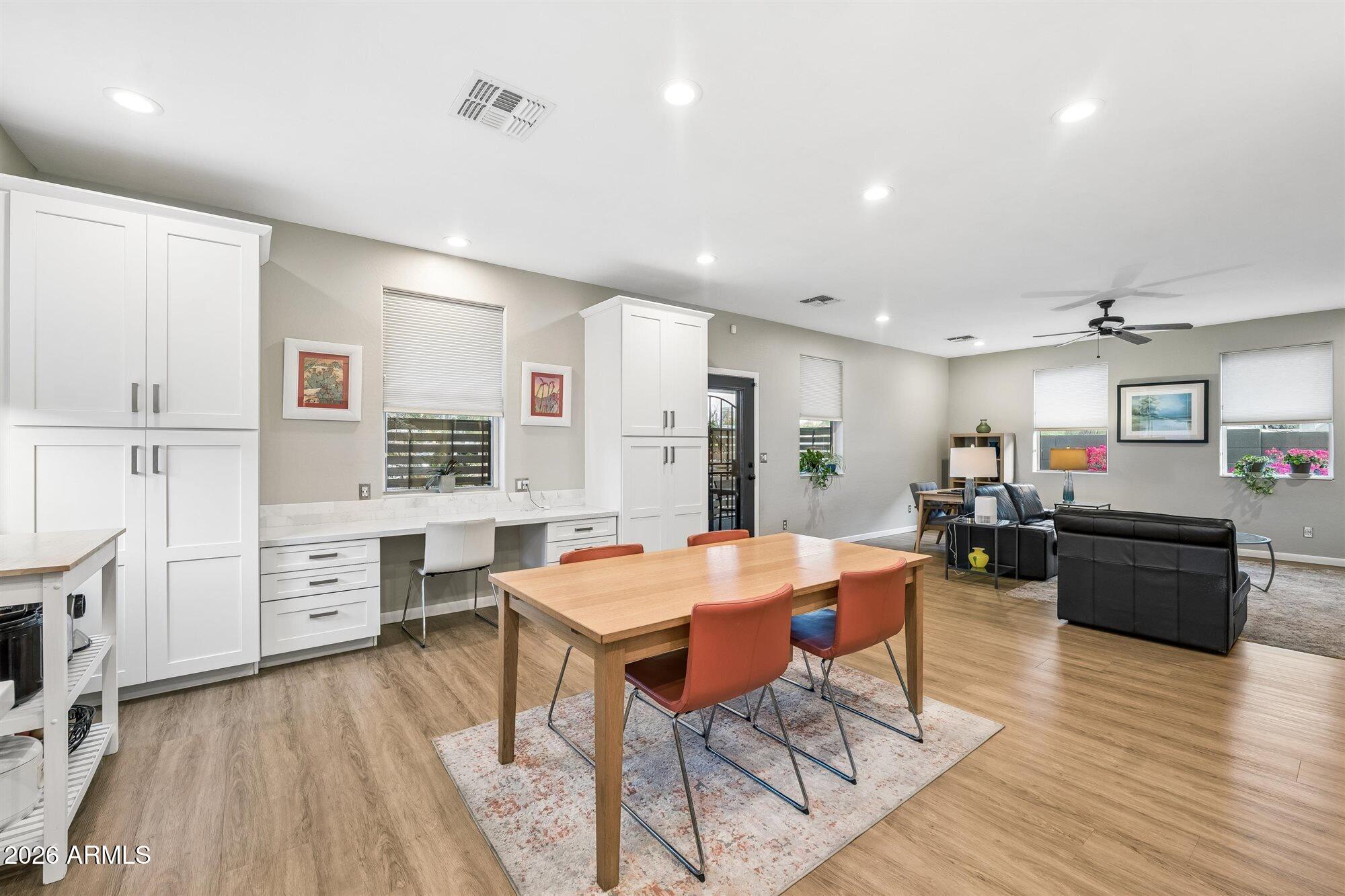 826 N 11TH Avenue