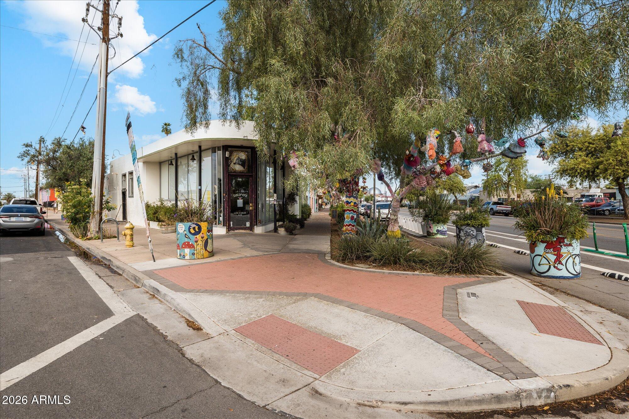 826 N 11TH Avenue