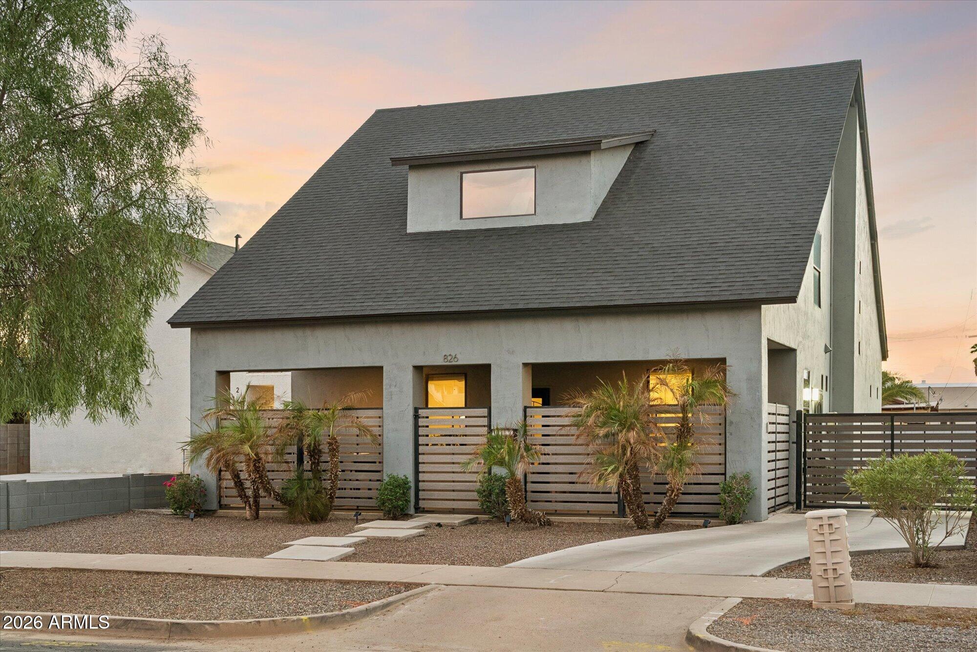 826 N 11TH Avenue