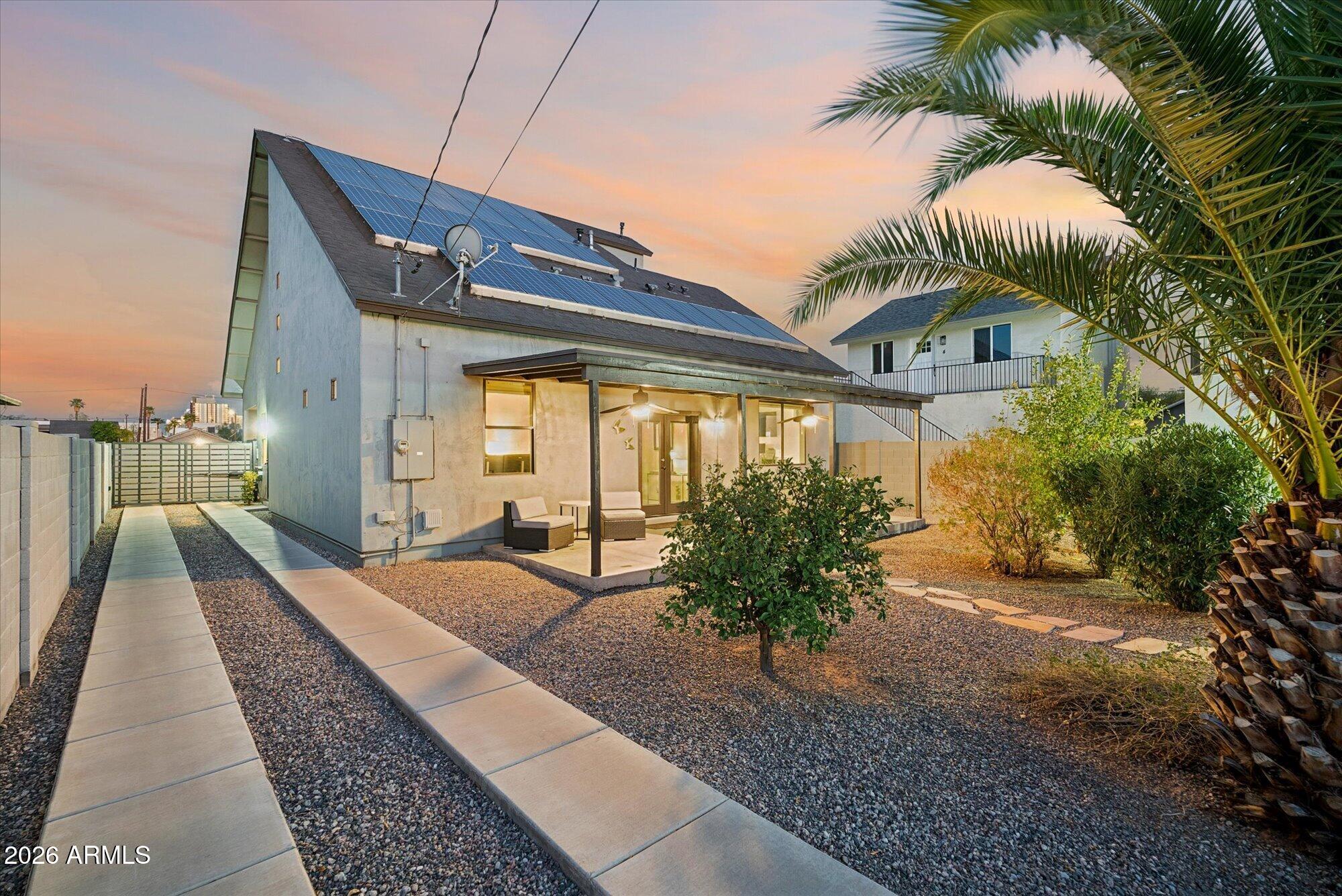 826 N 11TH Avenue
