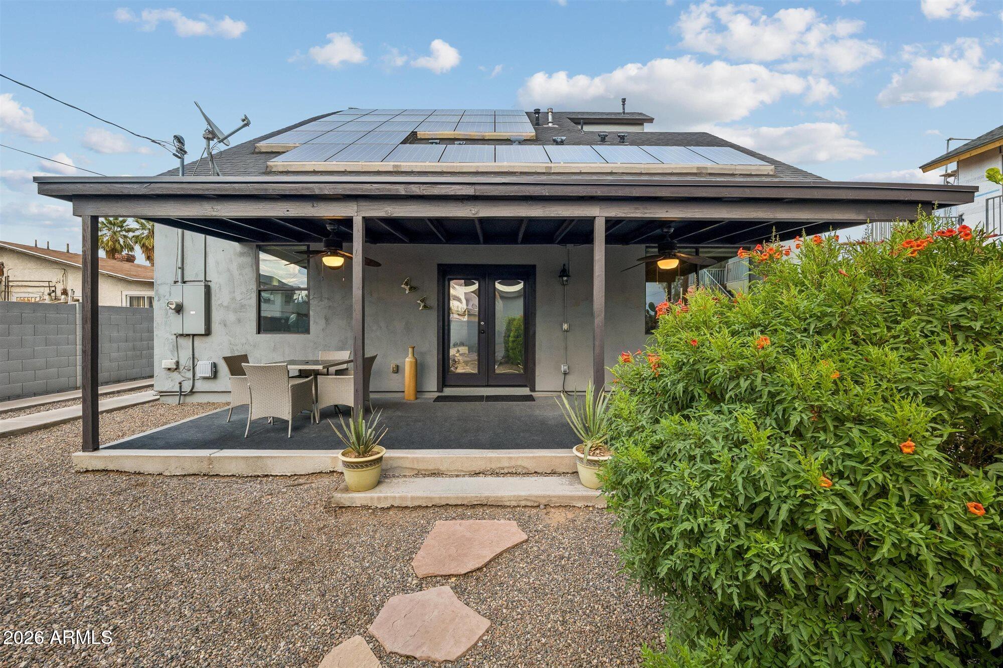 826 N 11TH Avenue