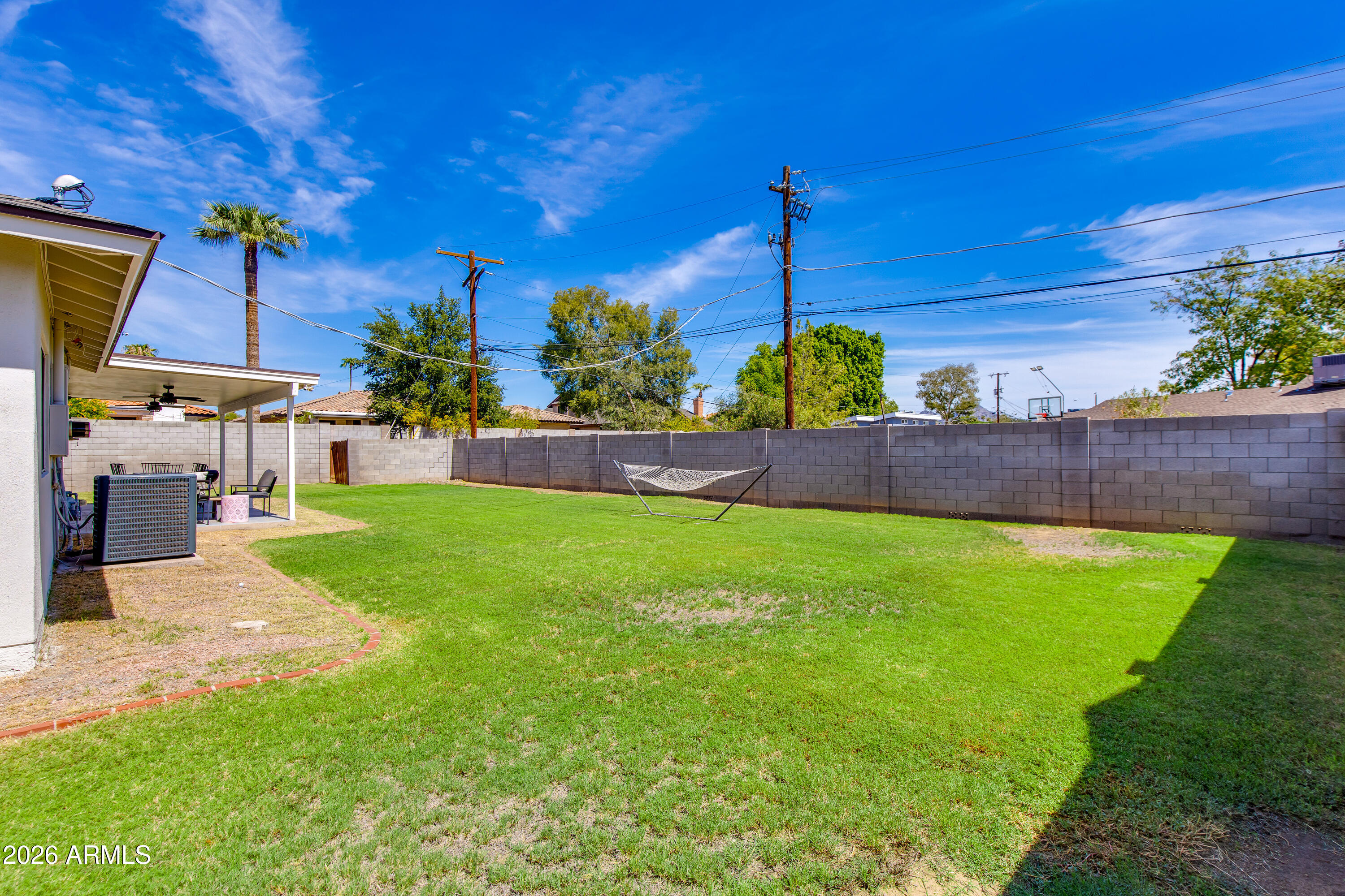 6219 N 11TH Avenue