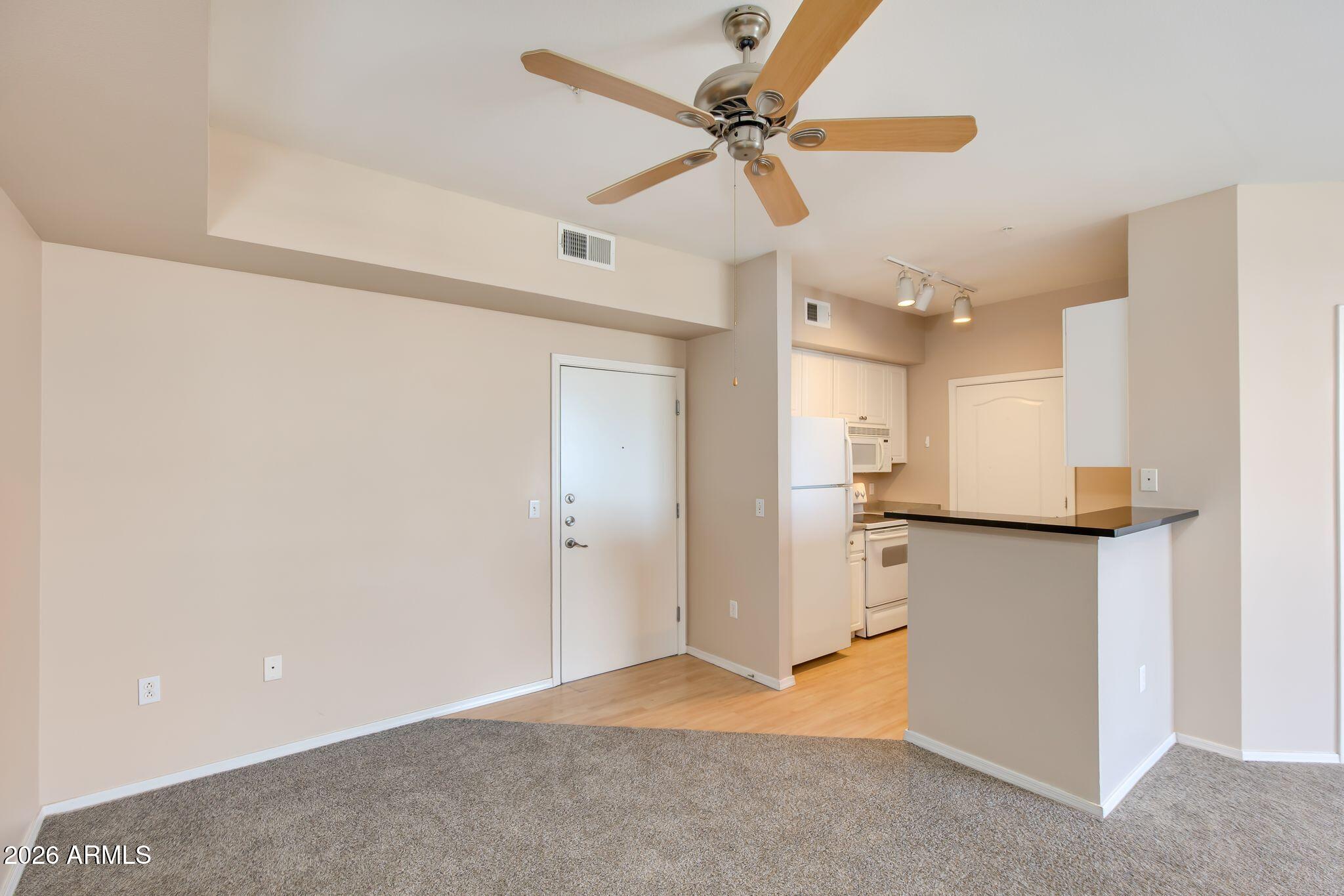 1701 E COLTER Street 484