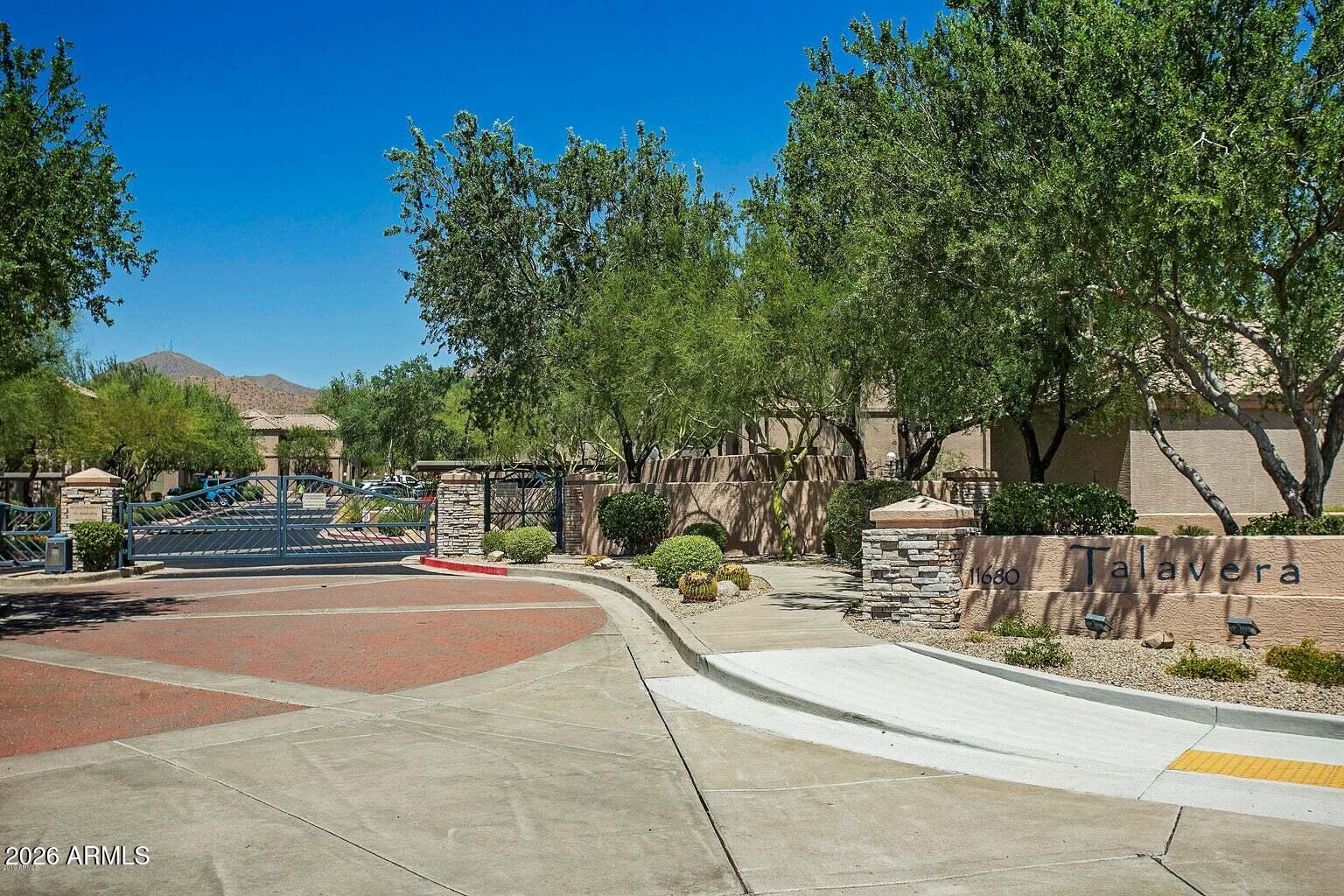 11680 E SAHUARO Drive 2005