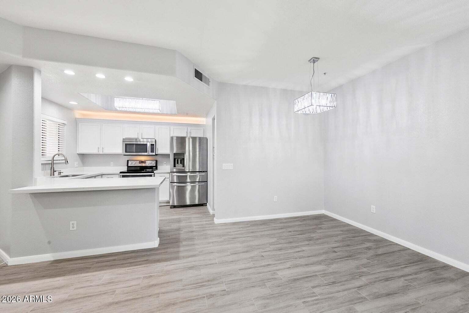 11680 E SAHUARO Drive 2005